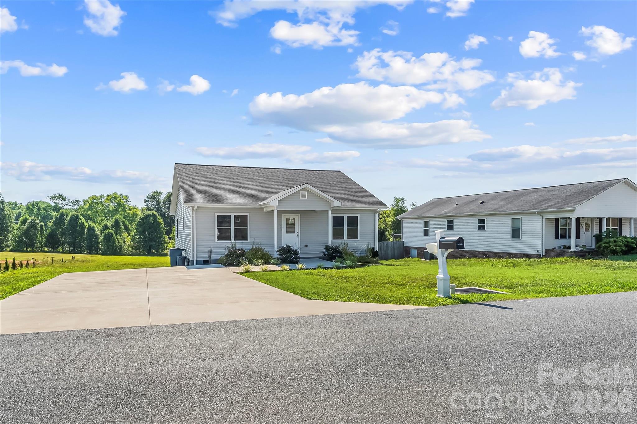 112 Elm Street — Morganton