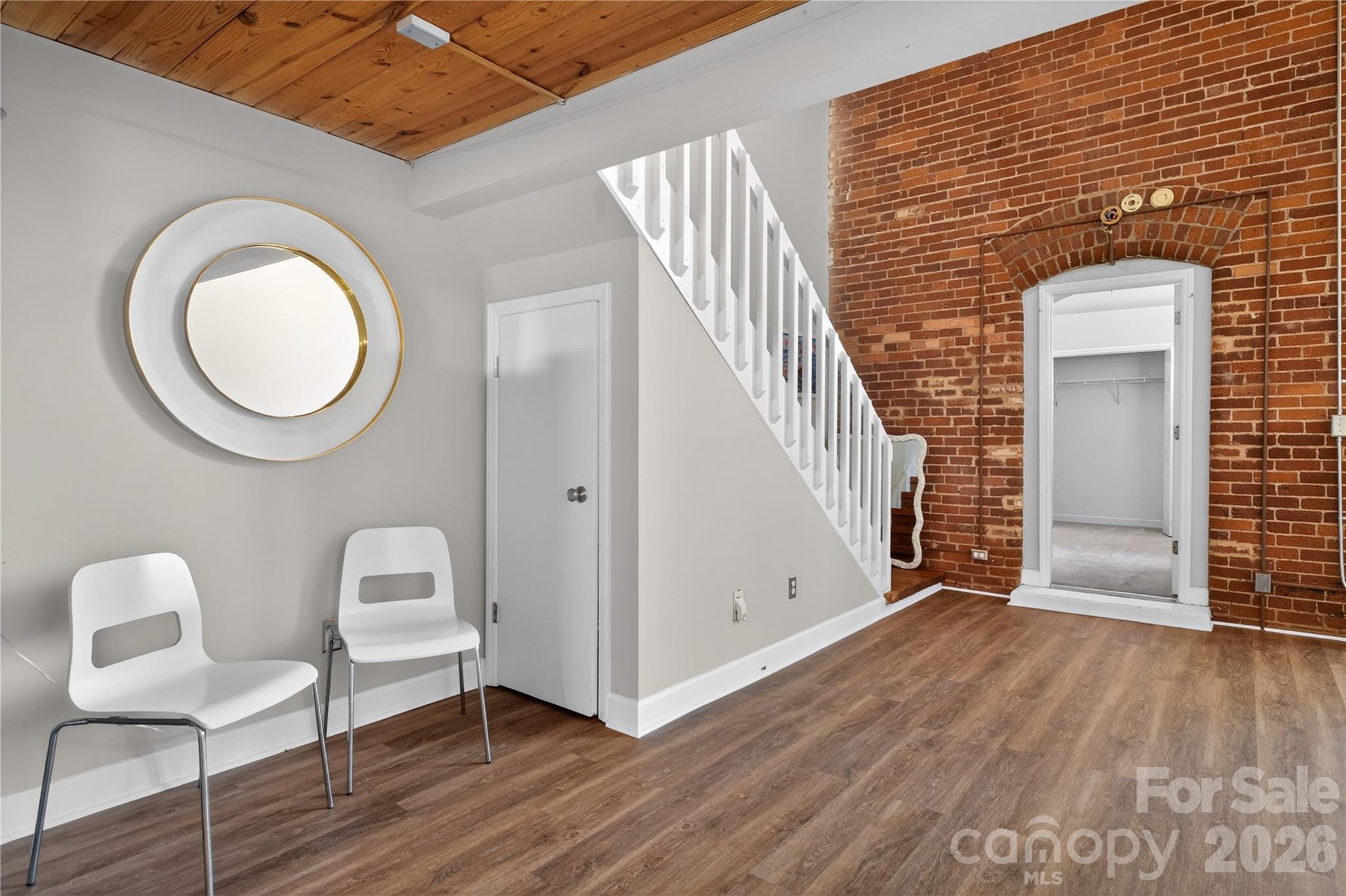 201 S Hoskins Road #121 — Charlotte