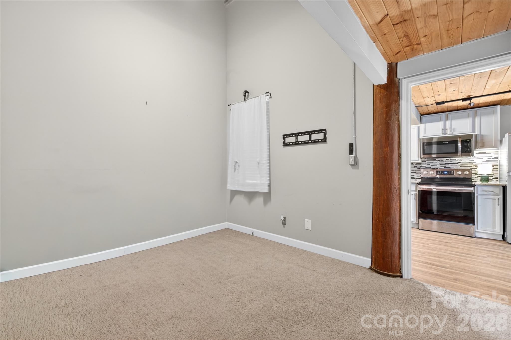 201 S Hoskins Road #121 — Charlotte