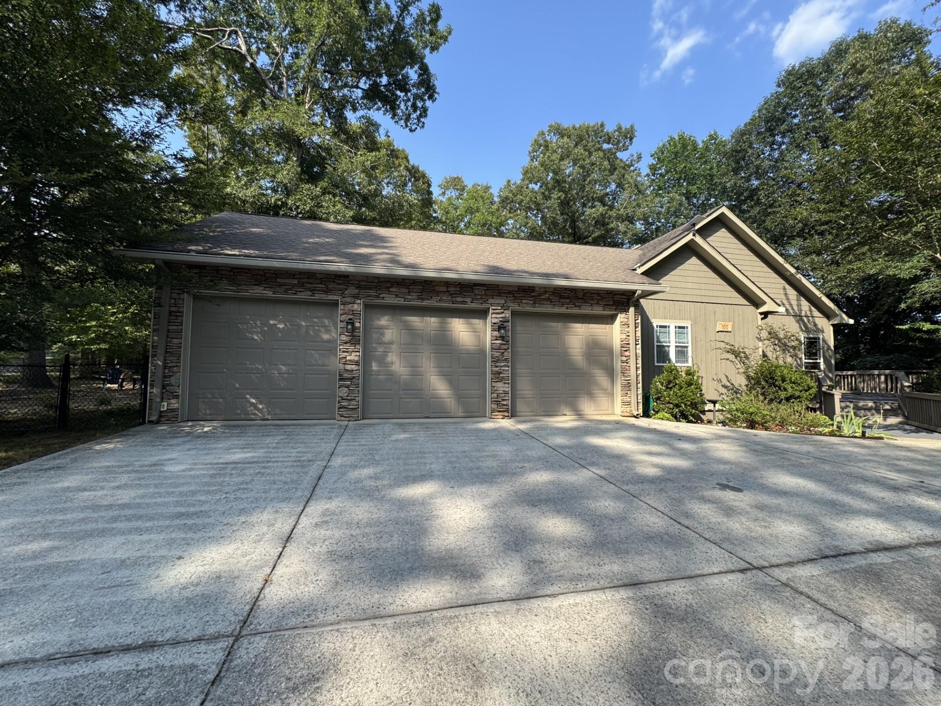 100 Hannah Drive — Mill Spring