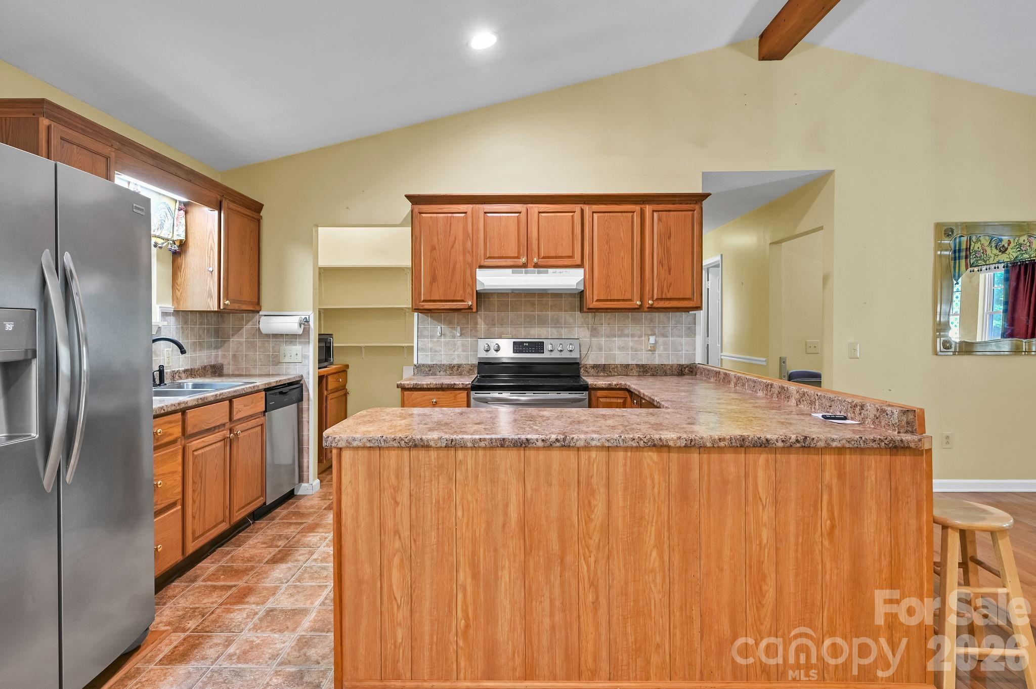 553 Morgan Branch Road — Marshall