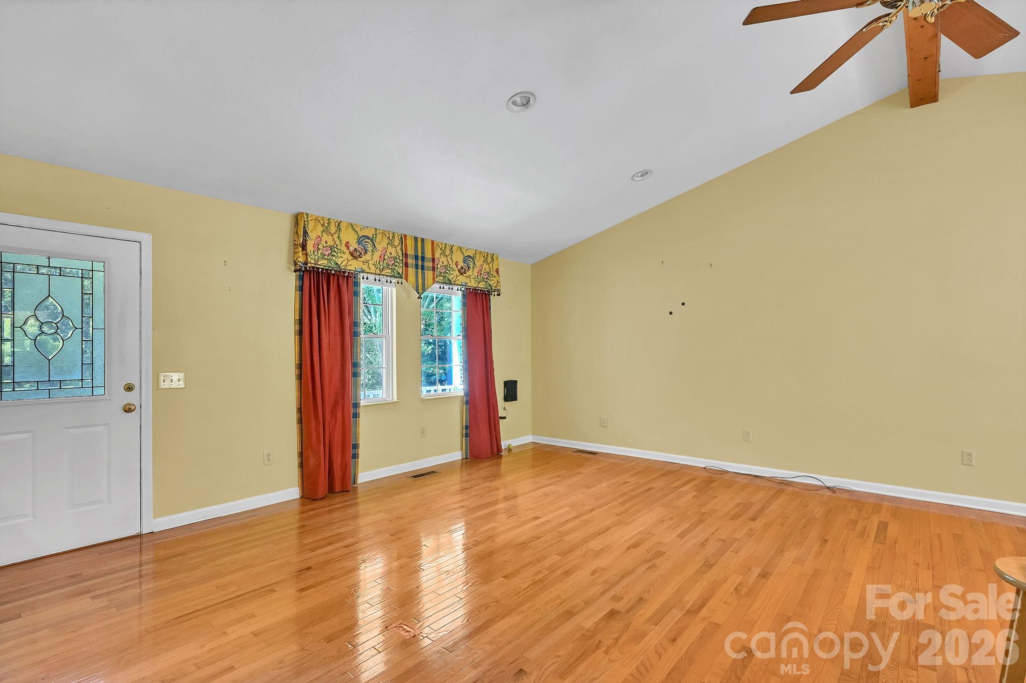 553 Morgan Branch Road — Marshall