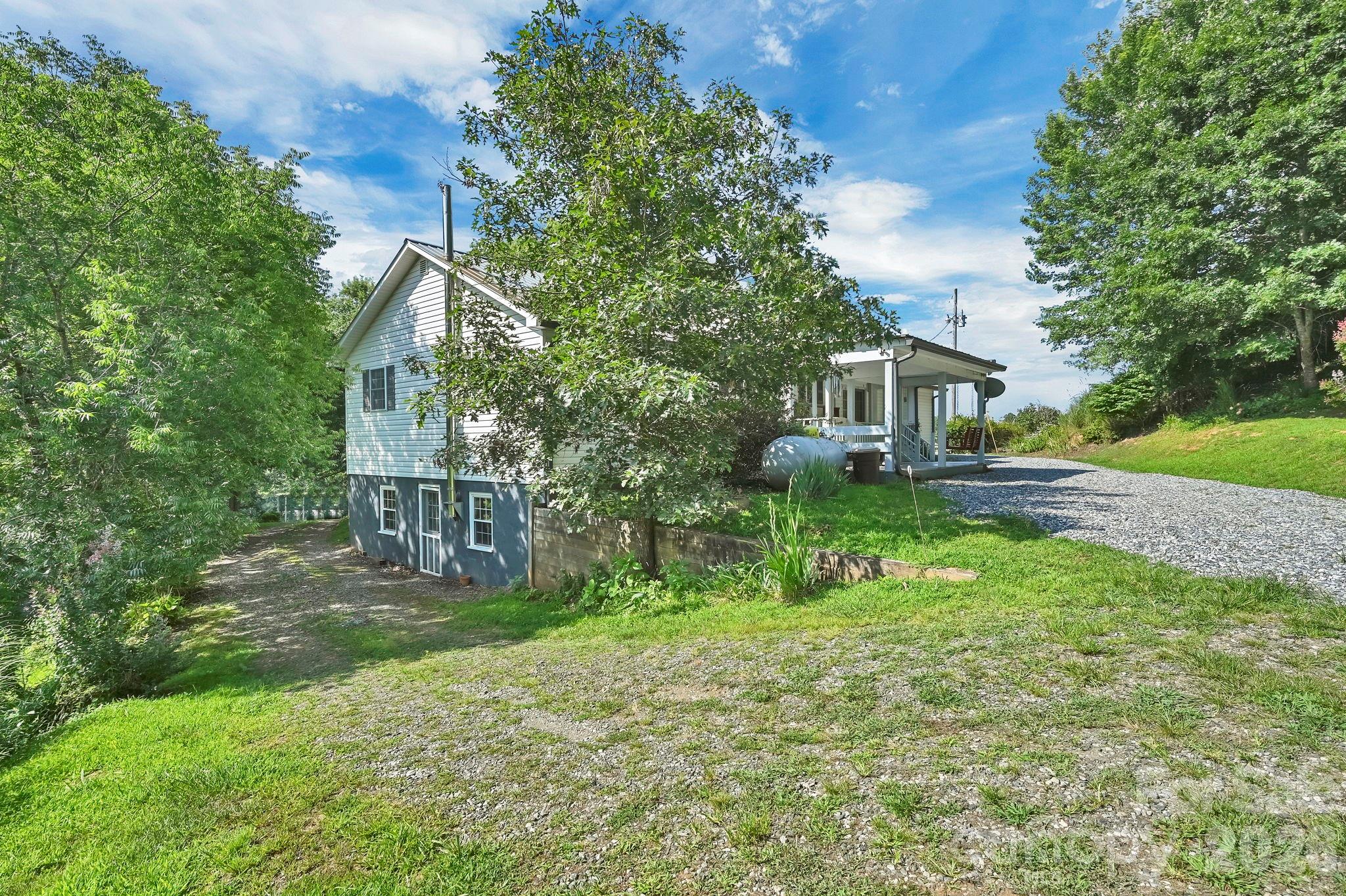 553 Morgan Branch Road — Marshall