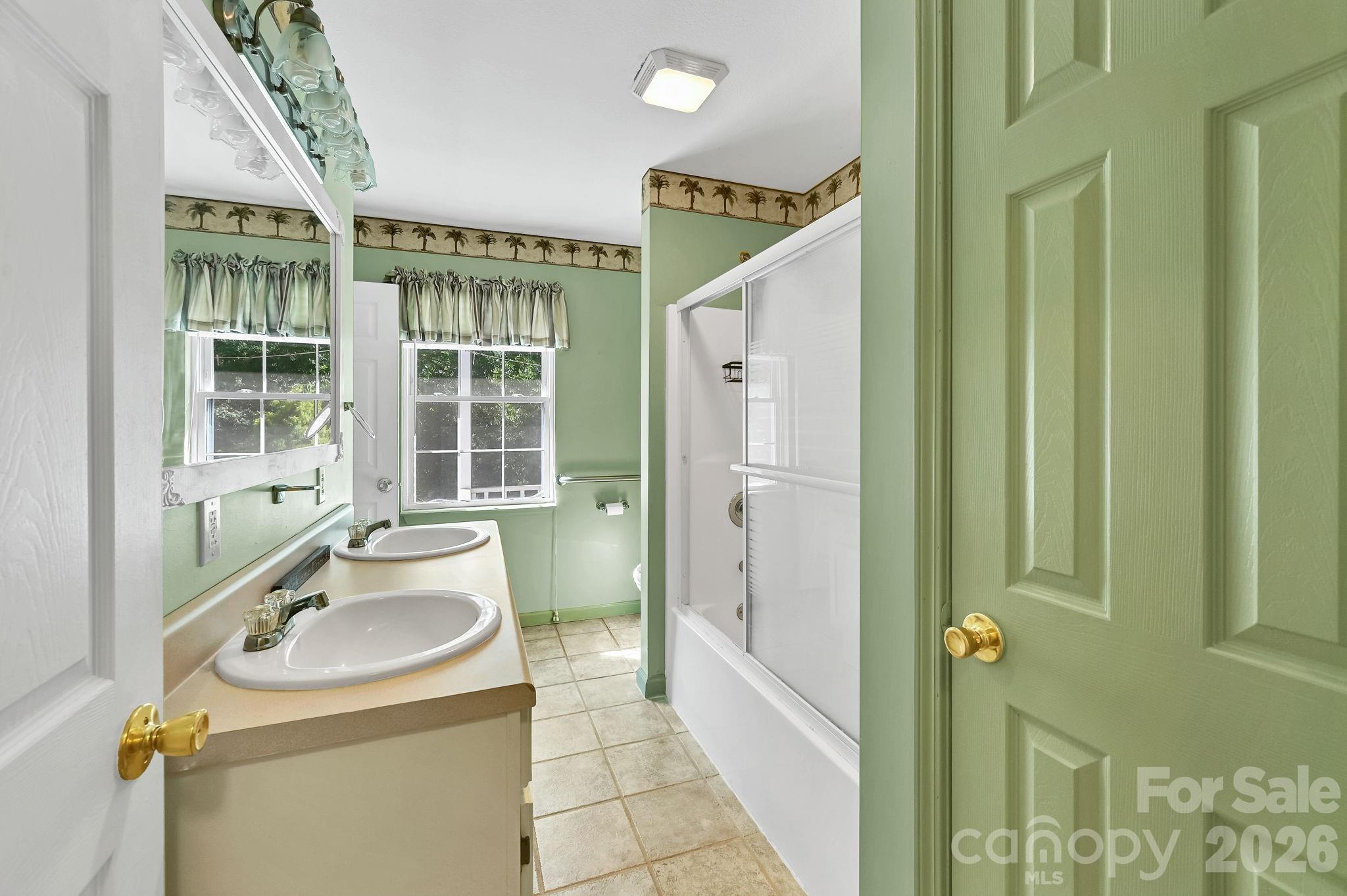 553 Morgan Branch Road — Marshall