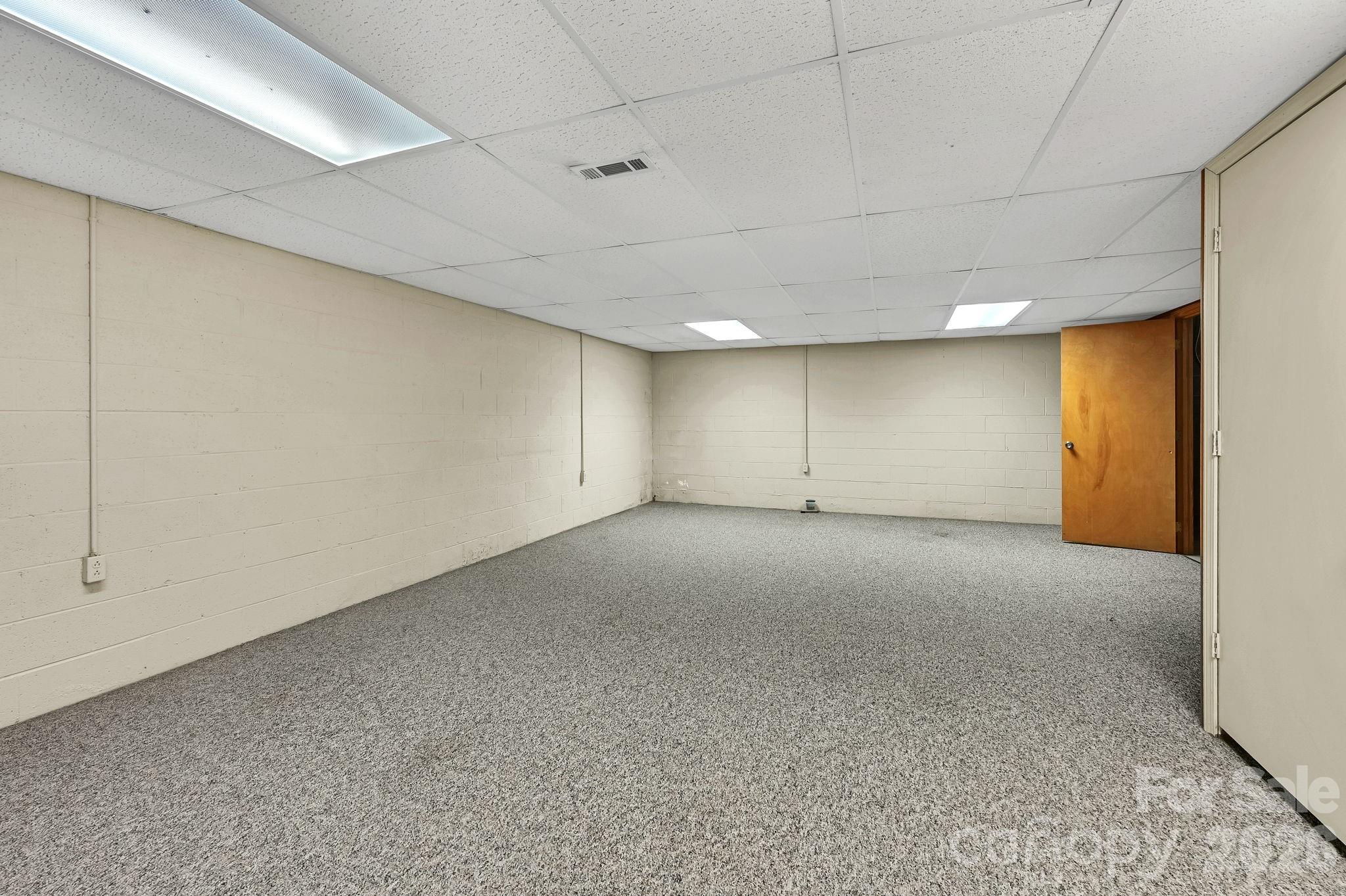 553 Morgan Branch Road — Marshall