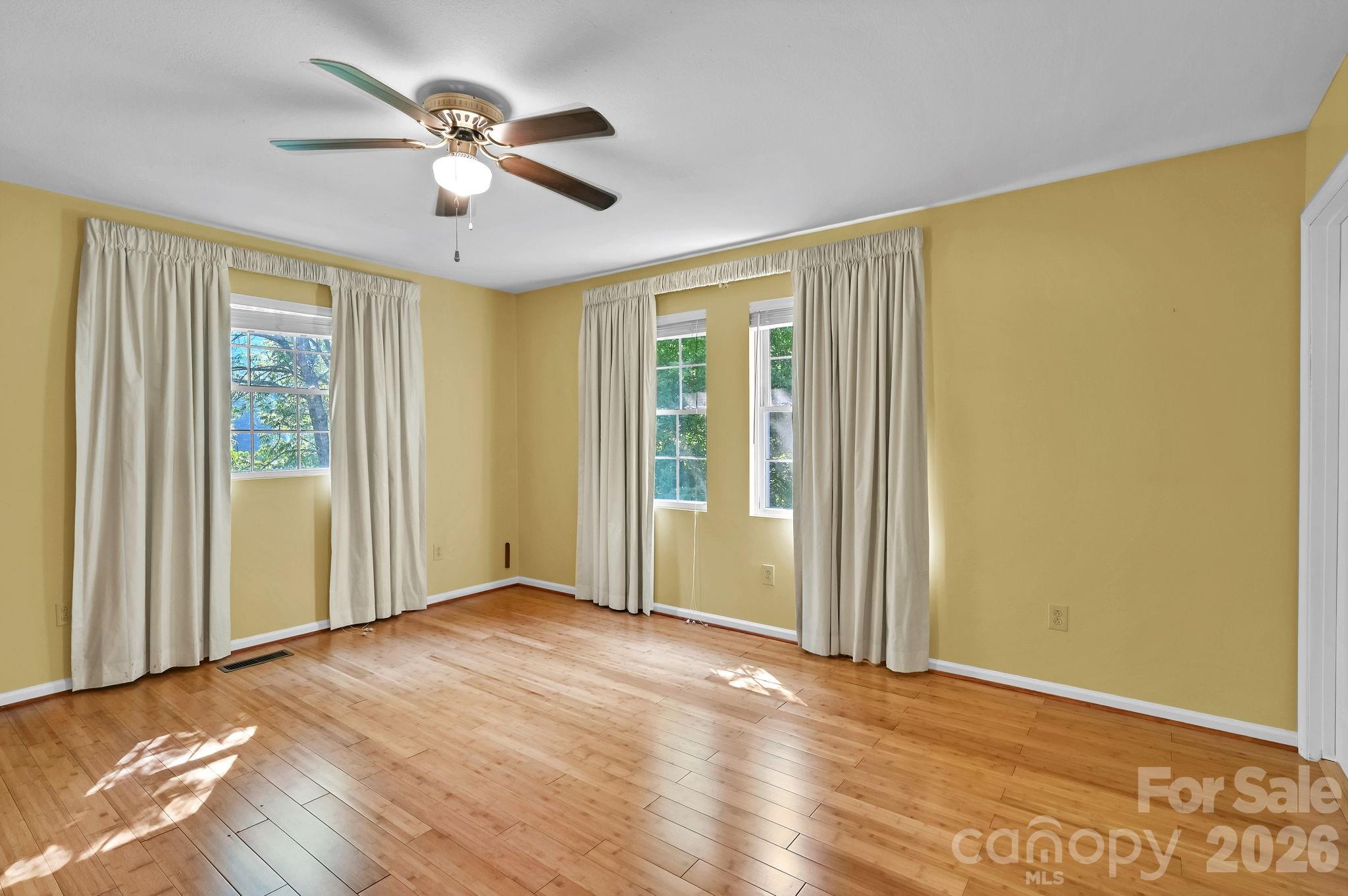 553 Morgan Branch Road — Marshall