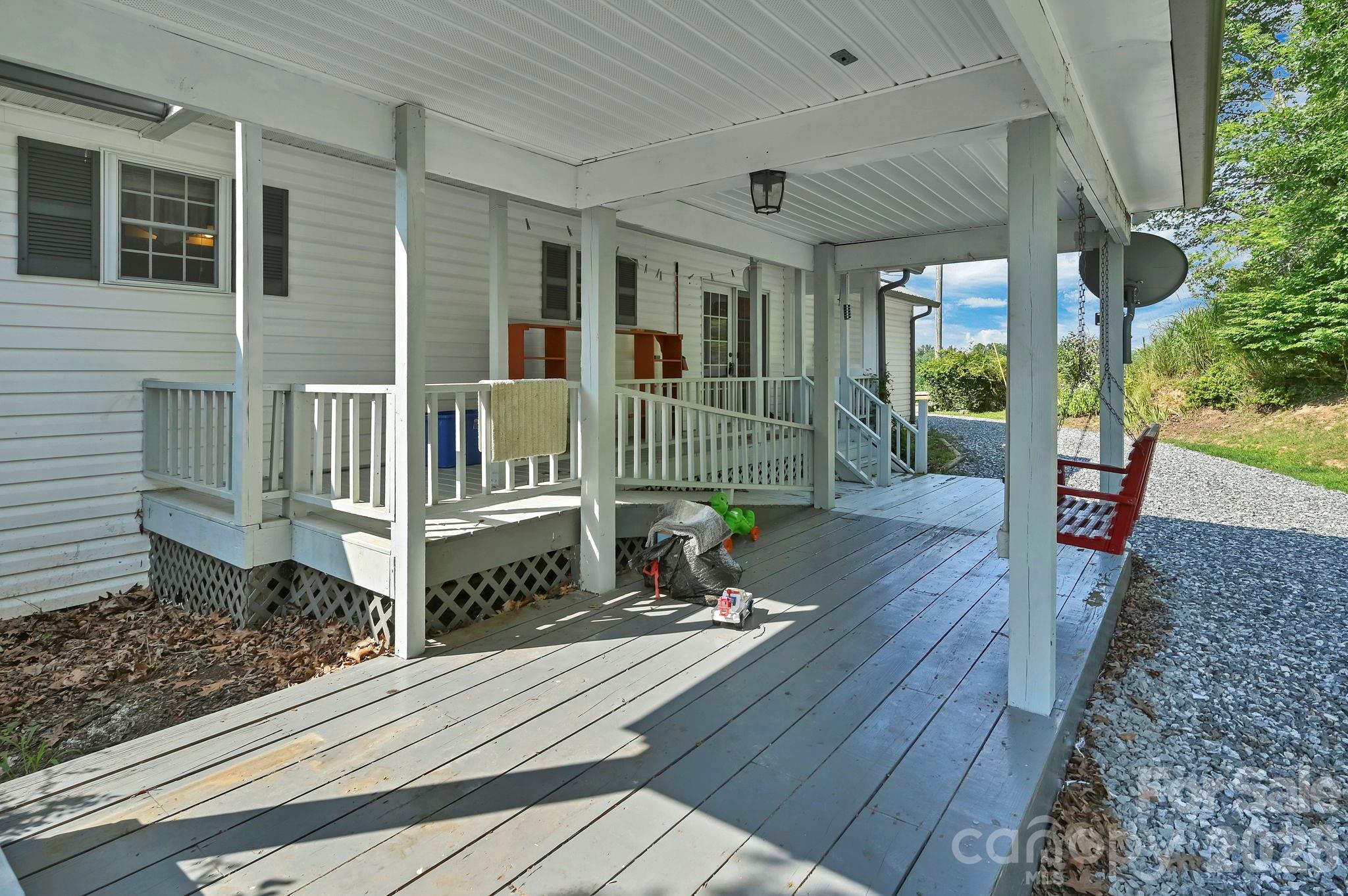 553 Morgan Branch Road — Marshall