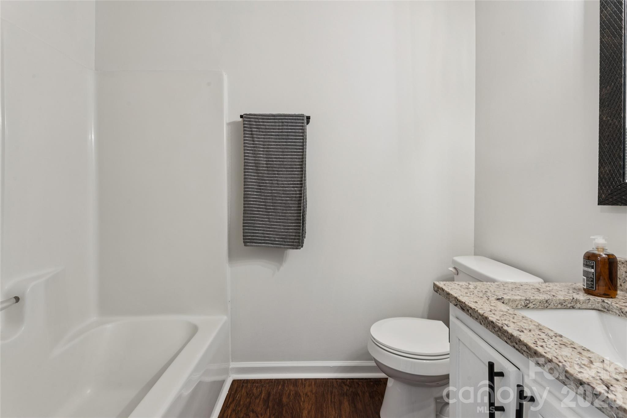 1620 Arlyn Circle #L — Charlotte