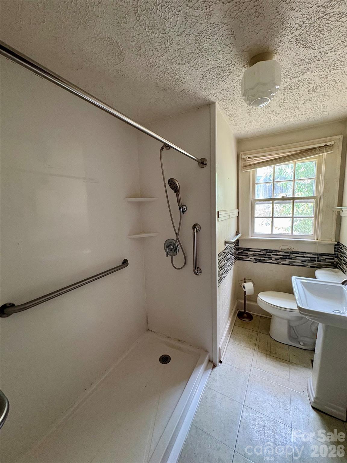 406 Circle Drive W — Shelby