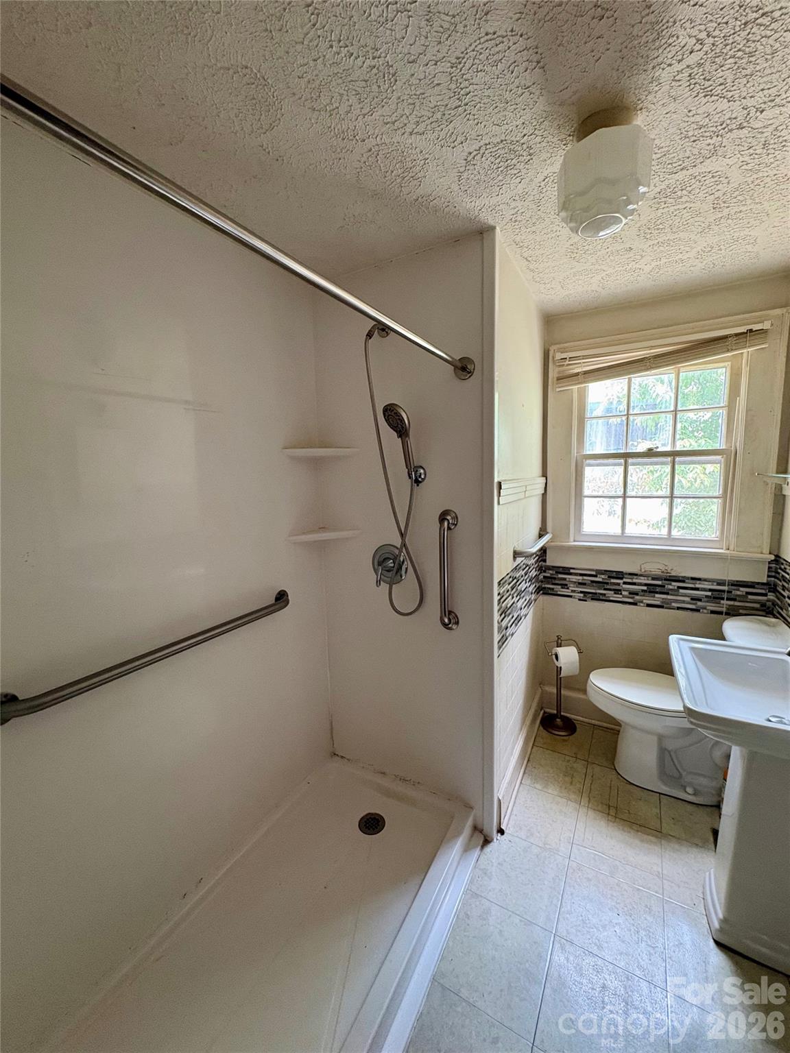 406 Circle Drive W — Shelby