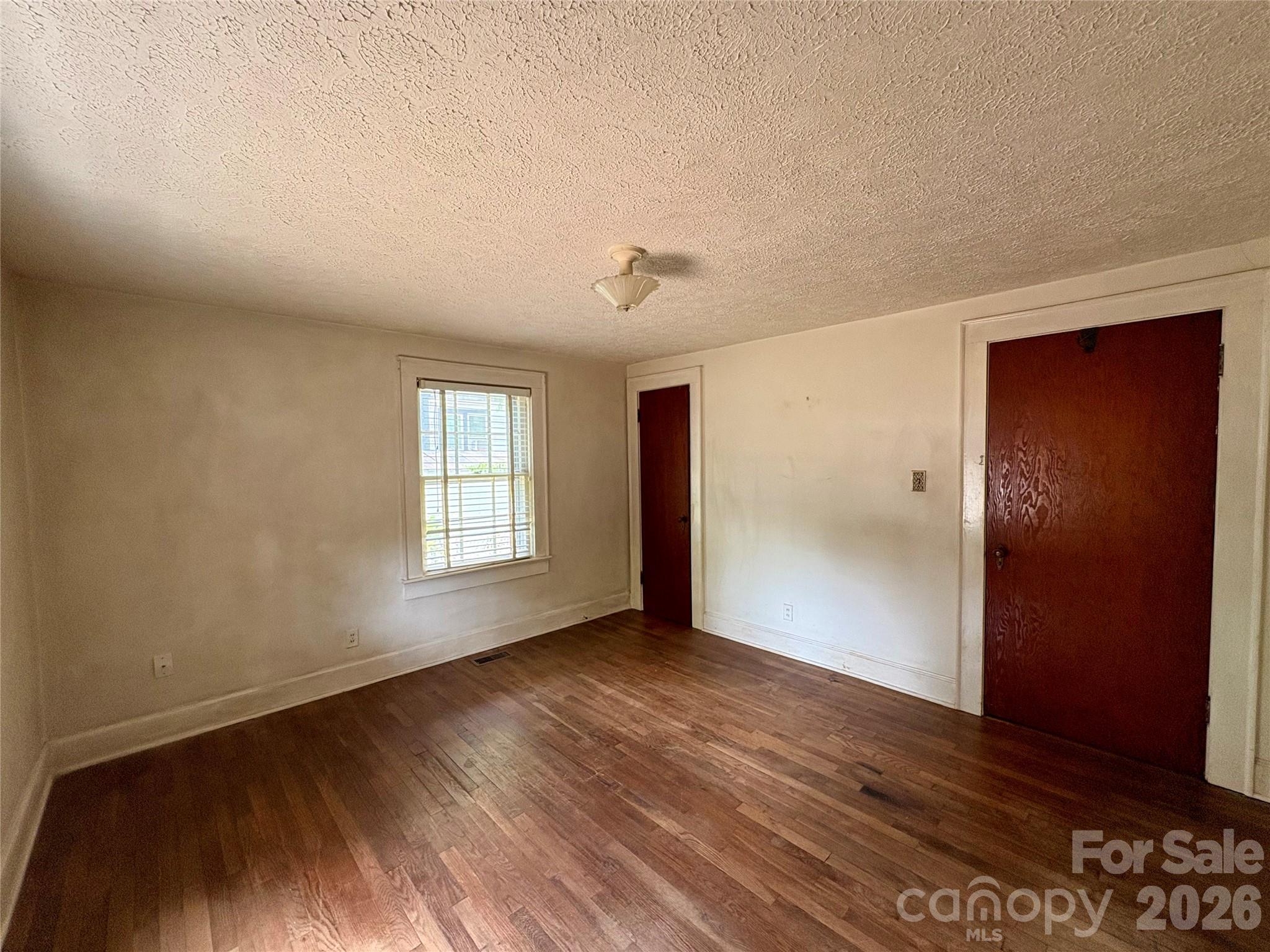 406 Circle Drive W — Shelby