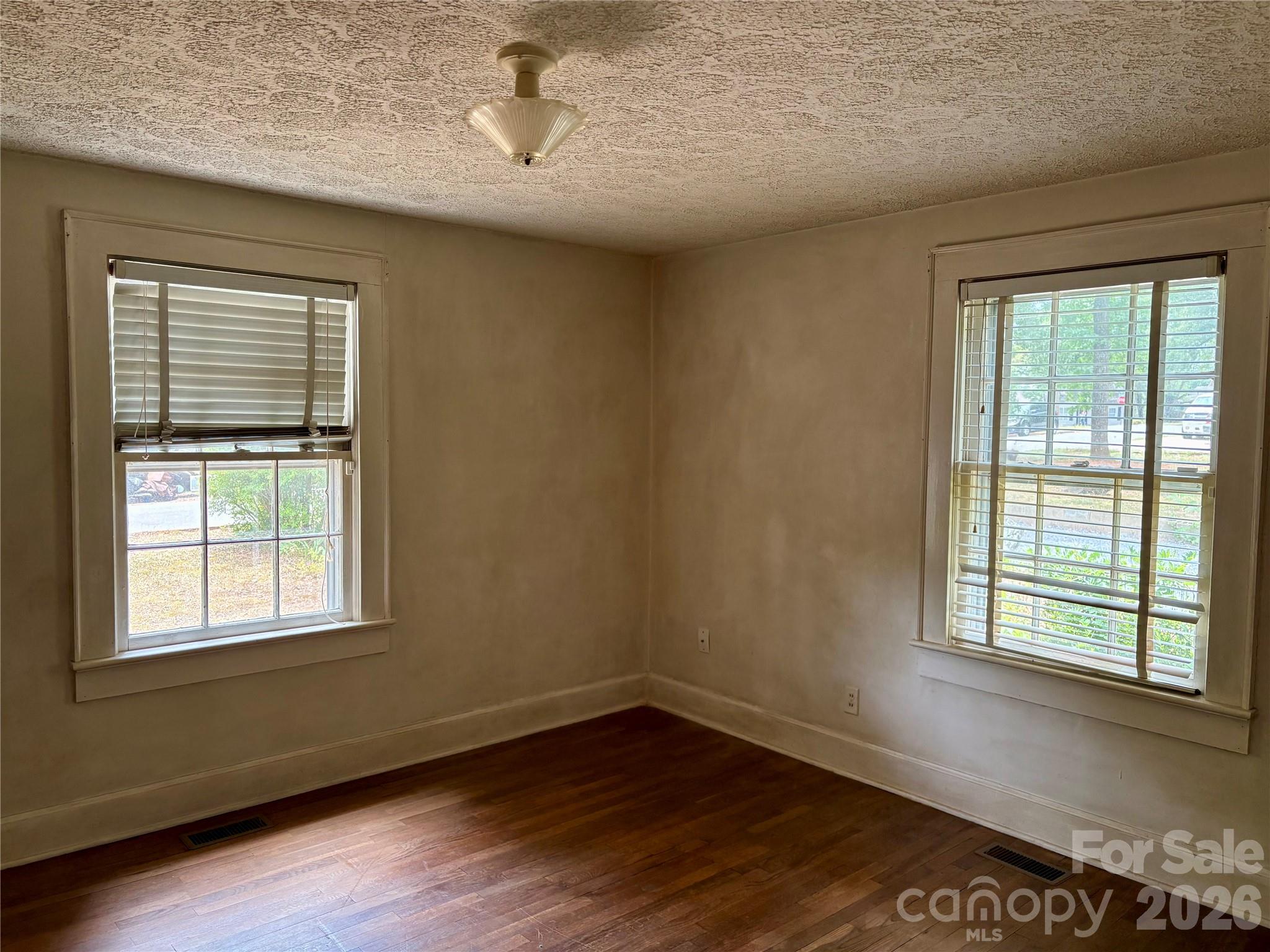 406 Circle Drive W — Shelby
