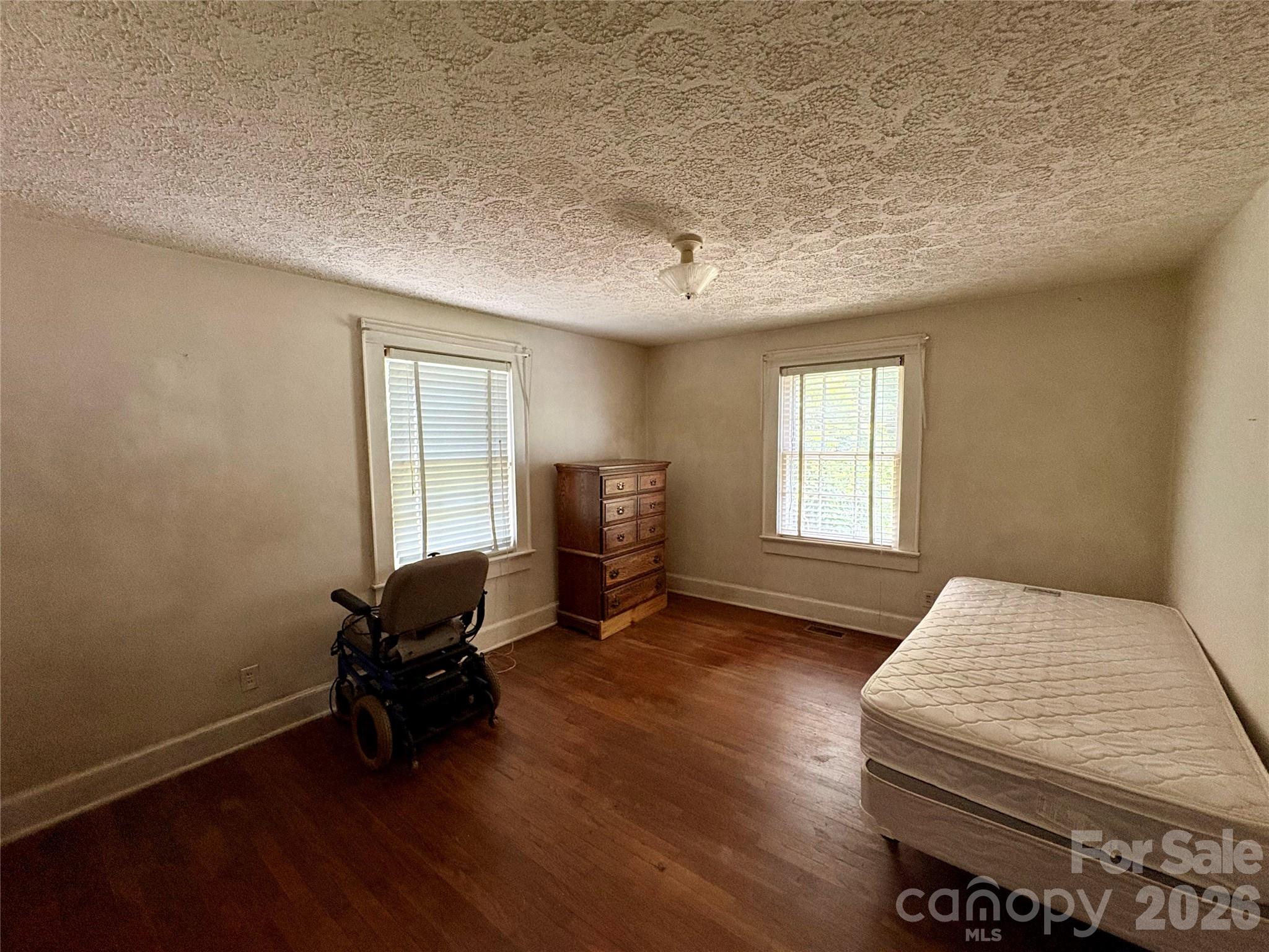 406 Circle Drive W — Shelby