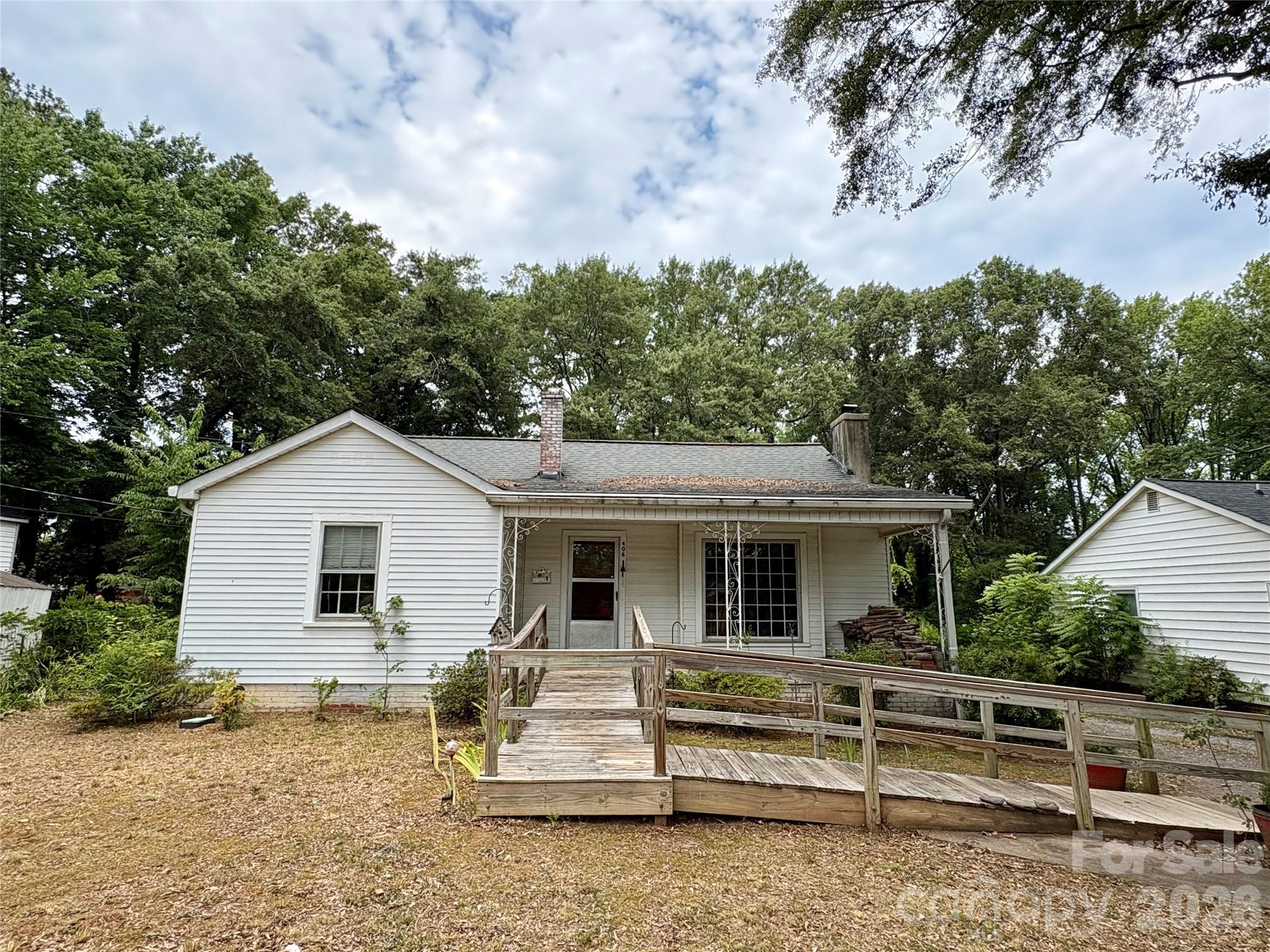 406 Circle Drive W — Shelby