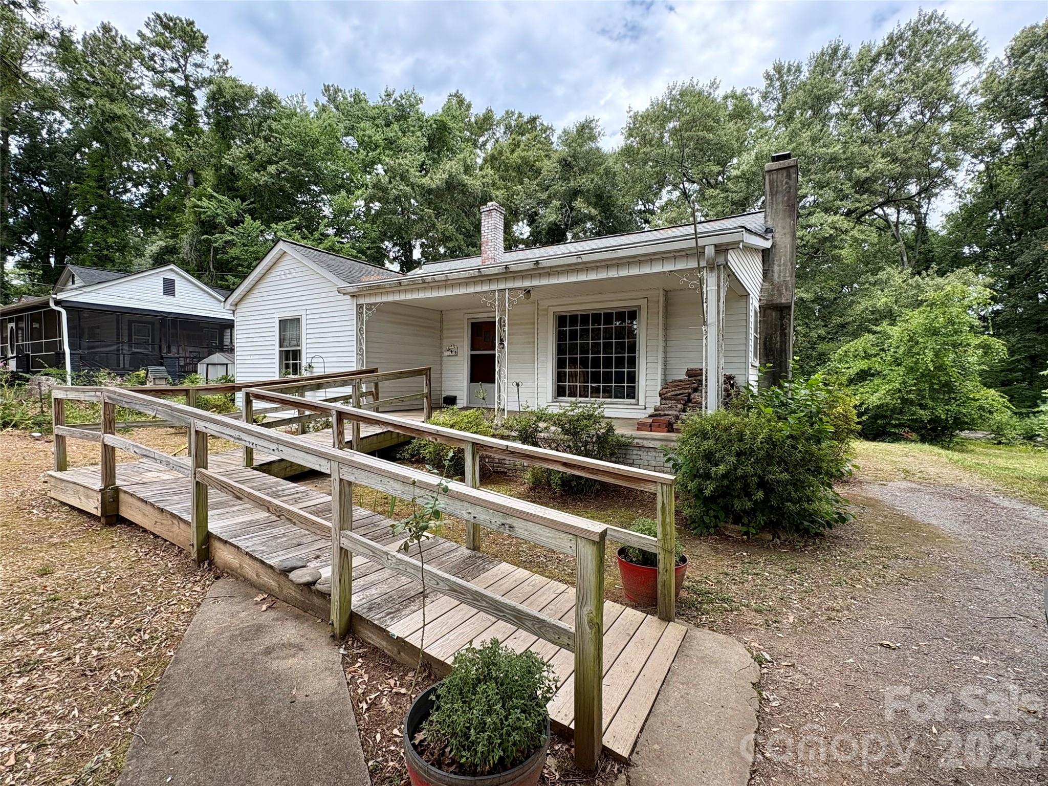 406 Circle Drive W — Shelby