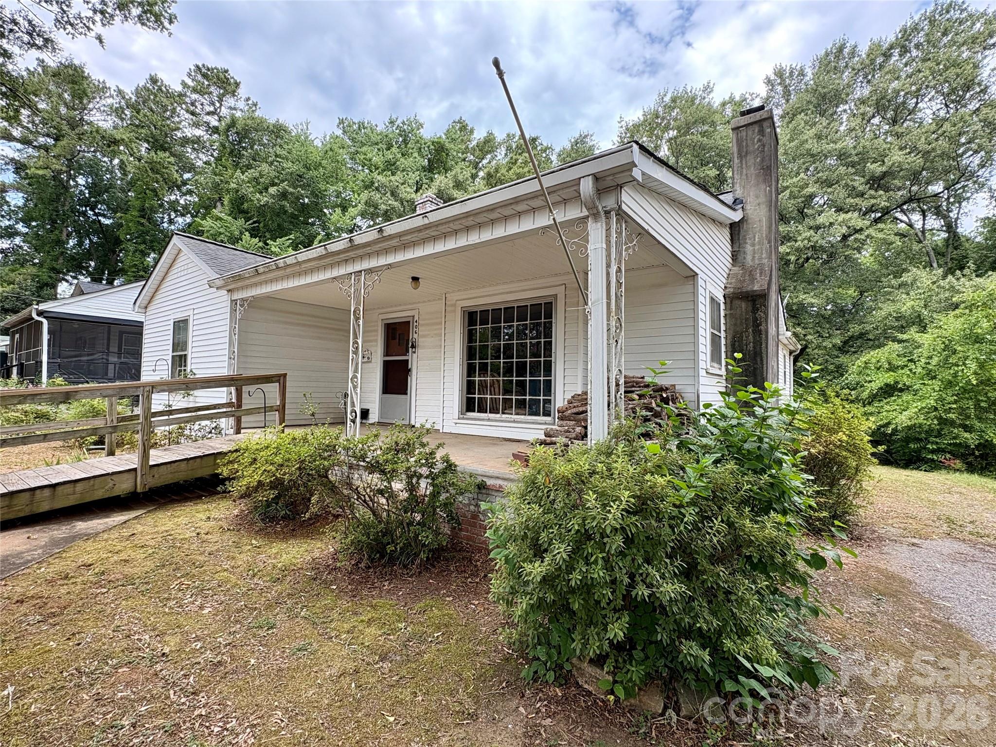 406 Circle Drive W — Shelby