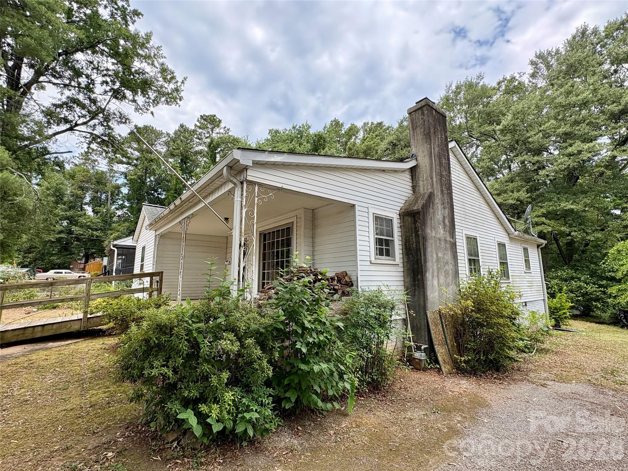 406 Circle Drive W — Shelby