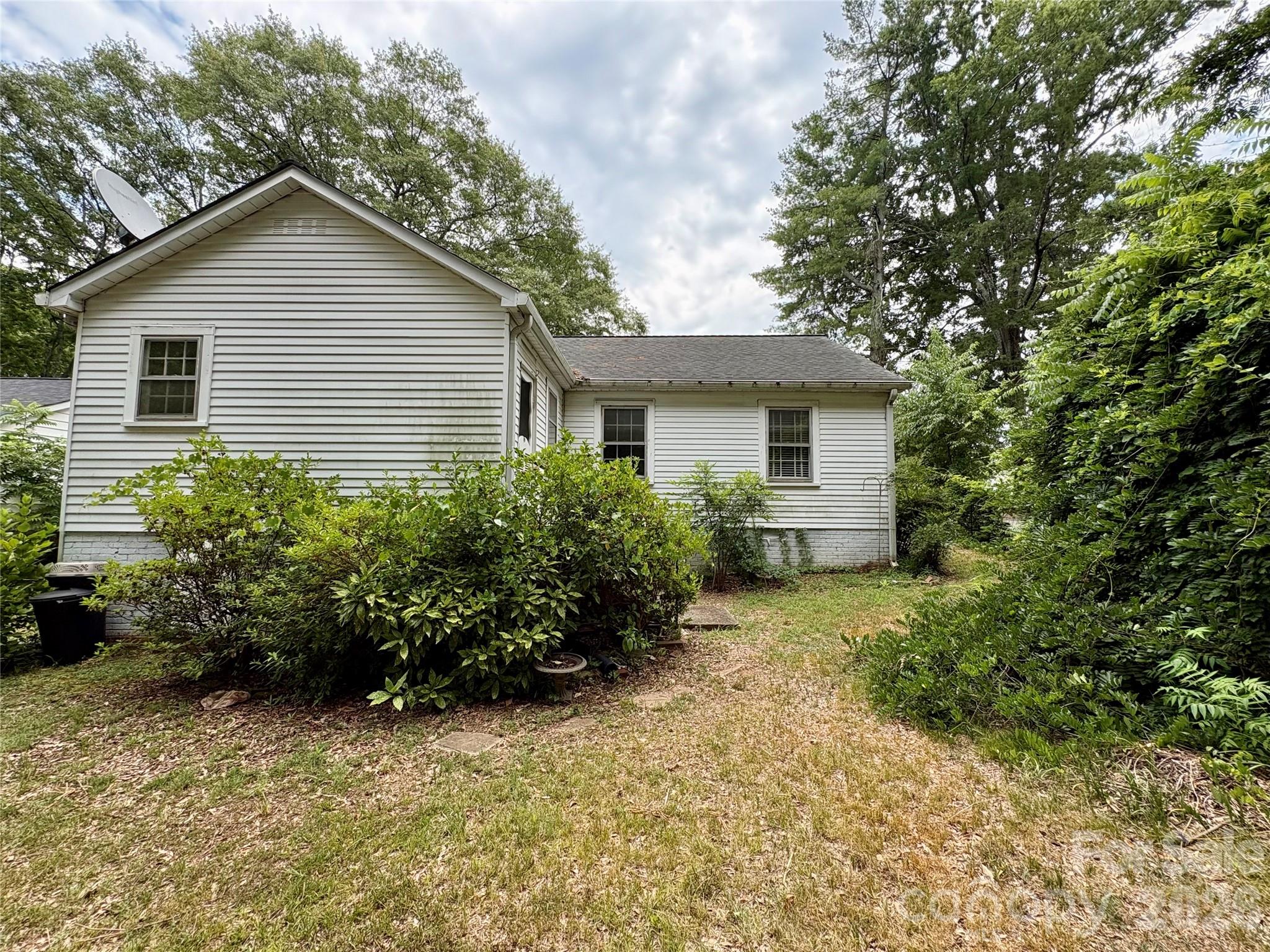 406 Circle Drive W — Shelby
