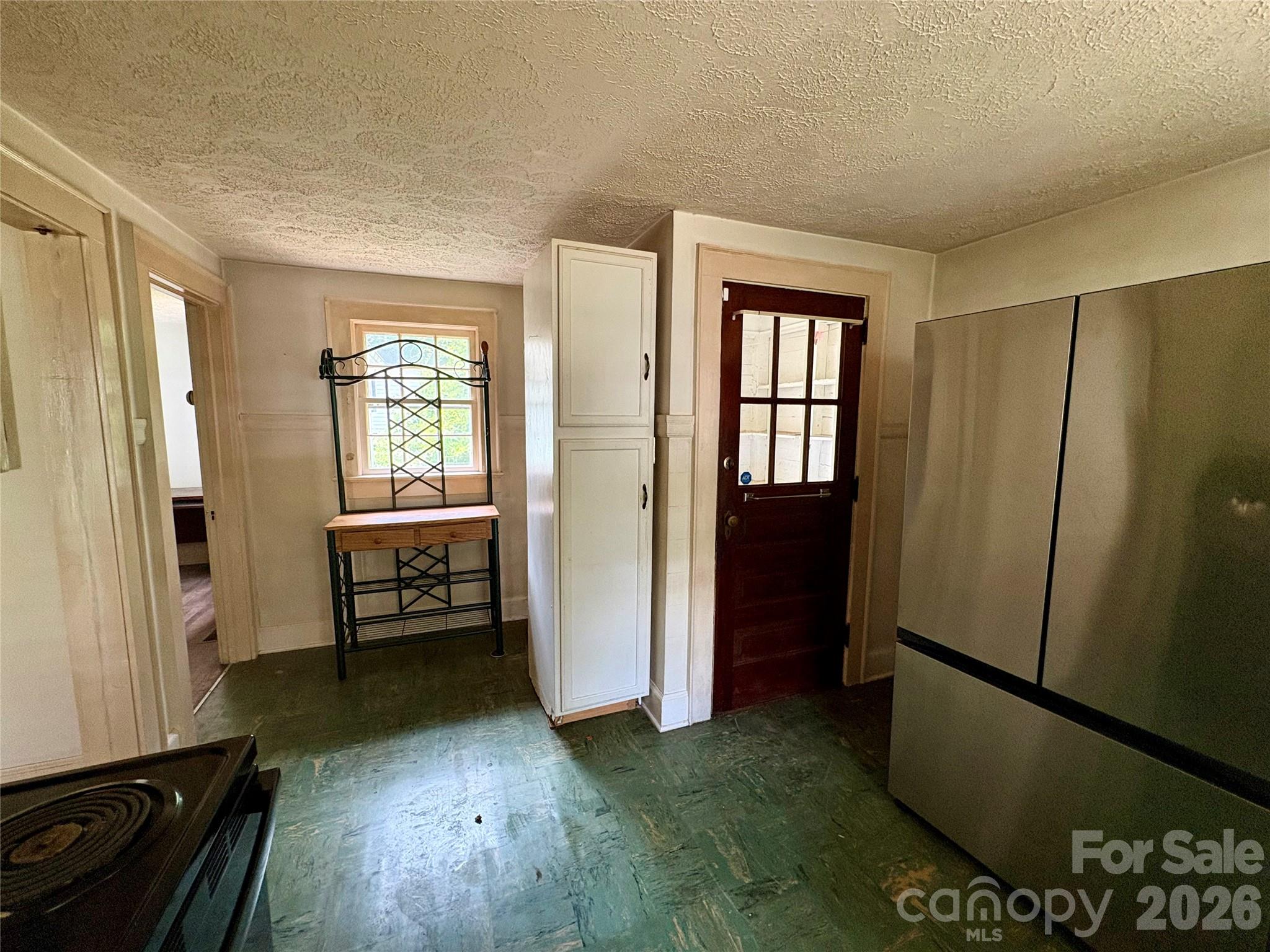 406 Circle Drive W — Shelby