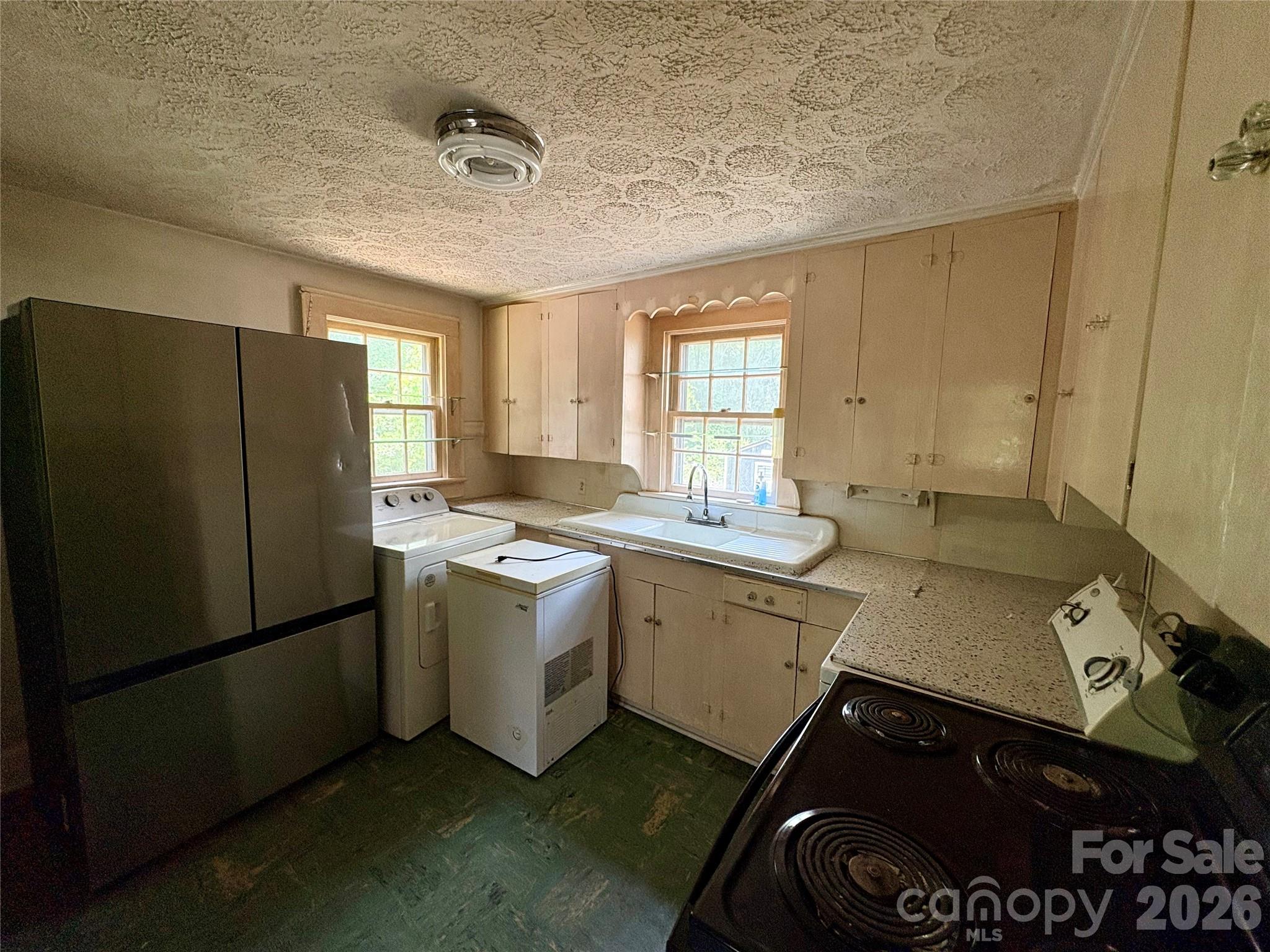 406 Circle Drive W — Shelby