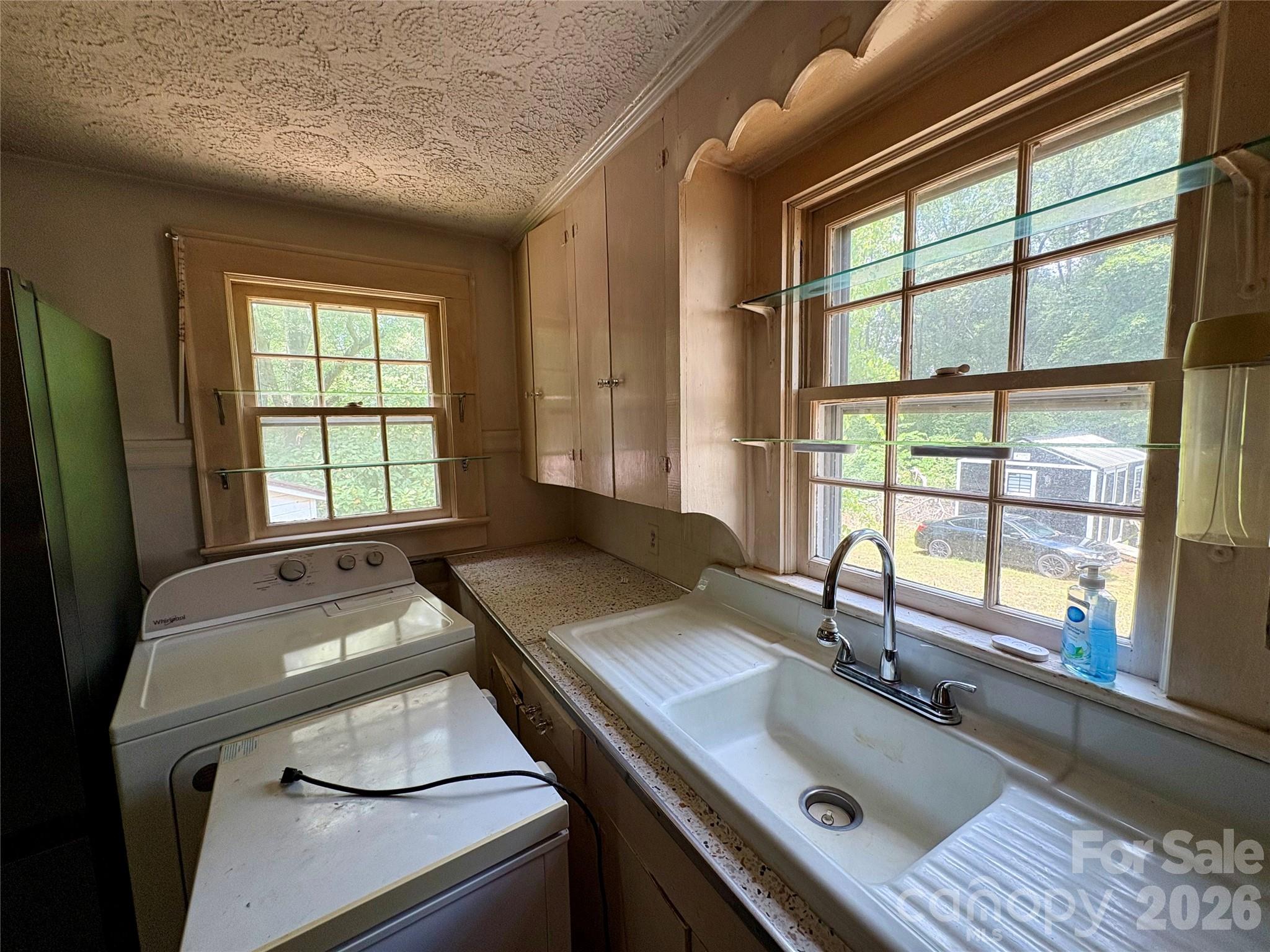 406 Circle Drive W — Shelby