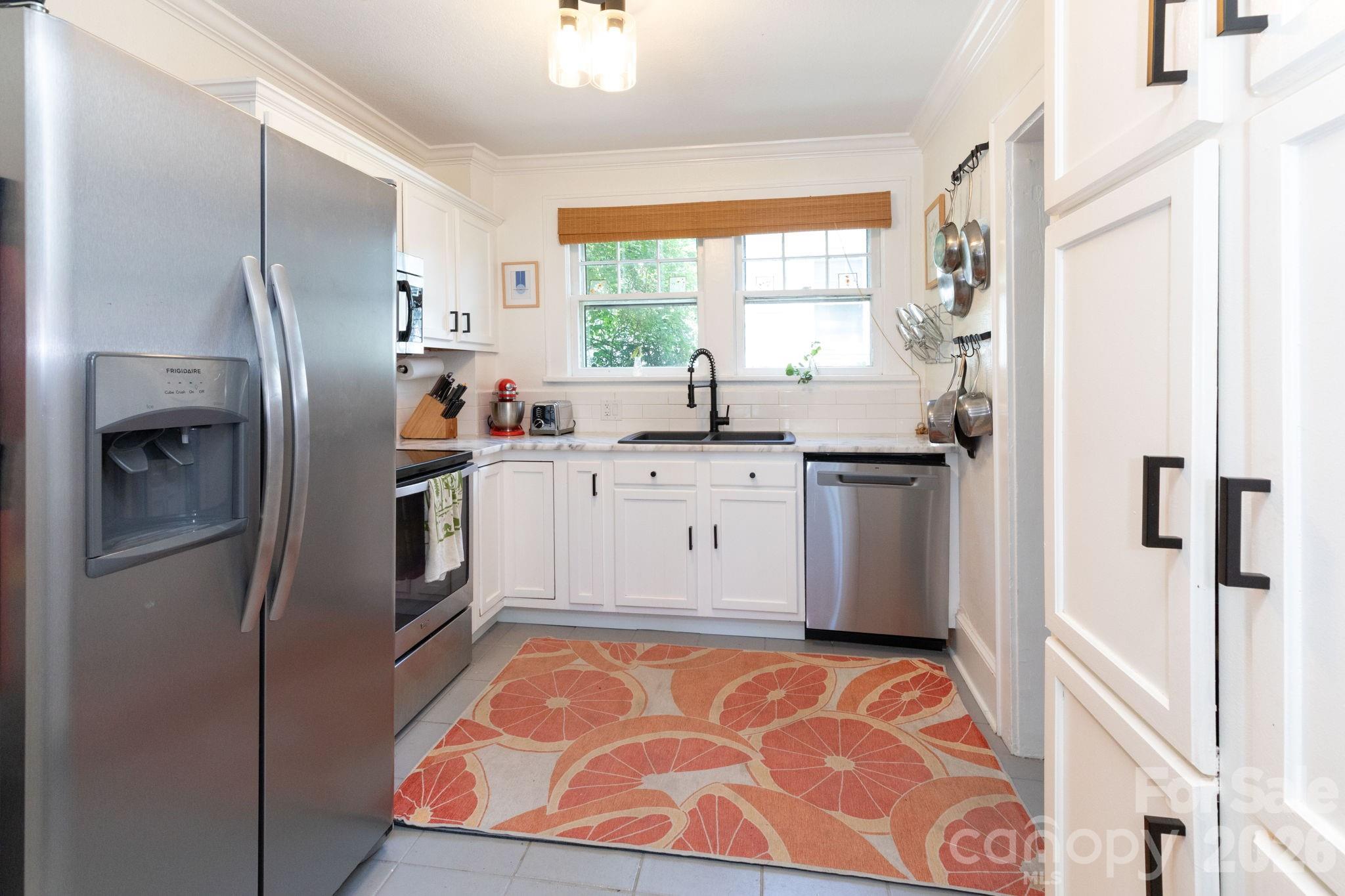 164 Laurel Loop — Asheville