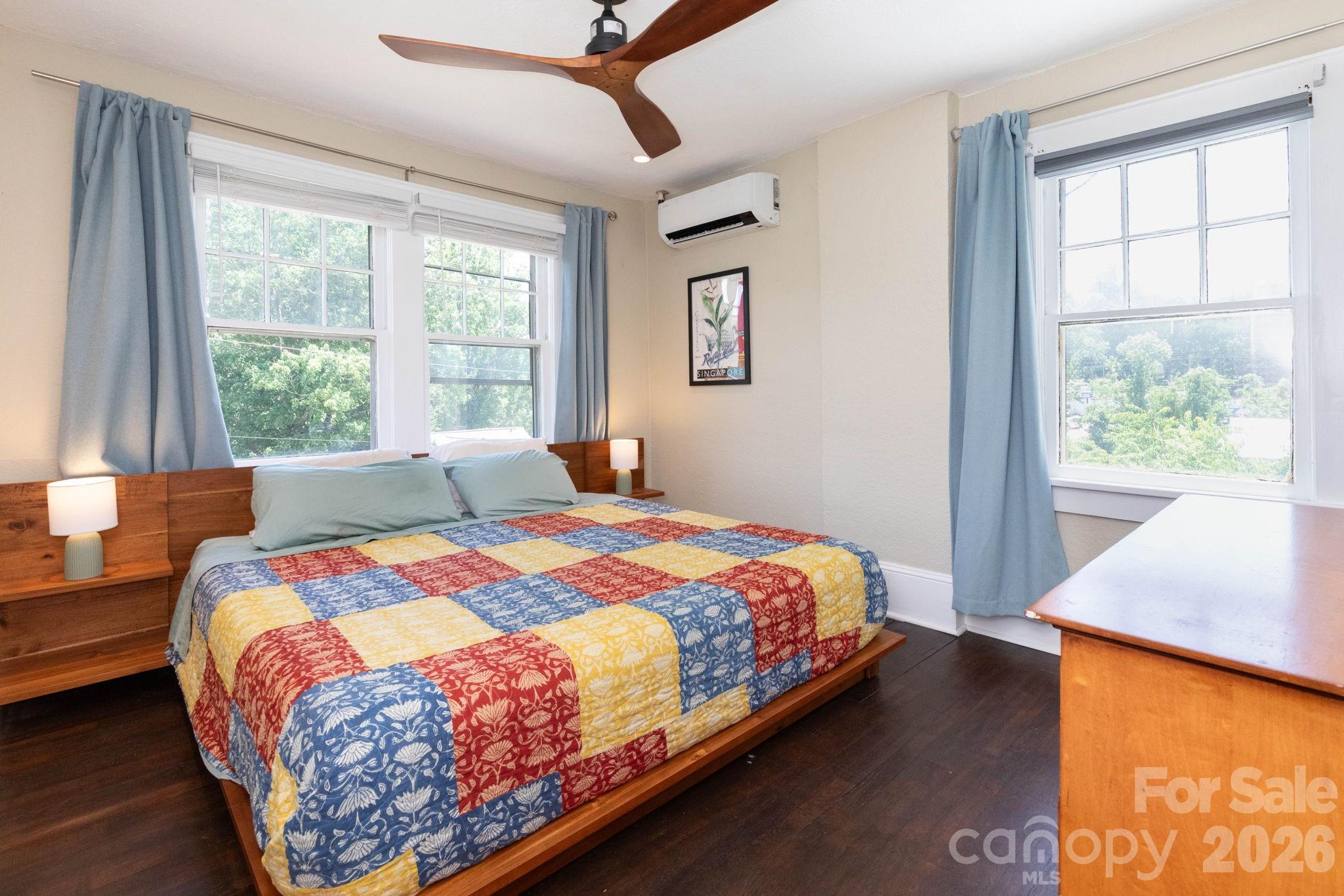 164 Laurel Loop — Asheville