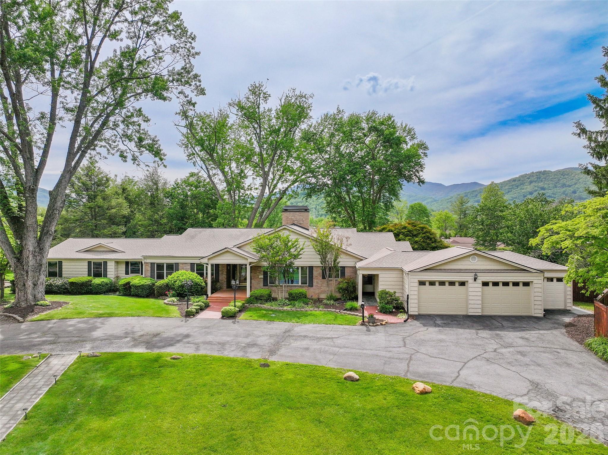 142 Country Club Drive — Waynesville