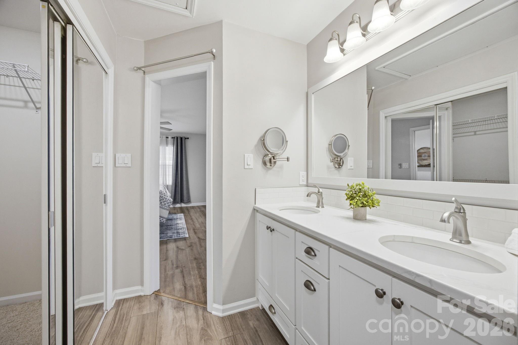 9126 N Vicksburg Park Court — Charlotte