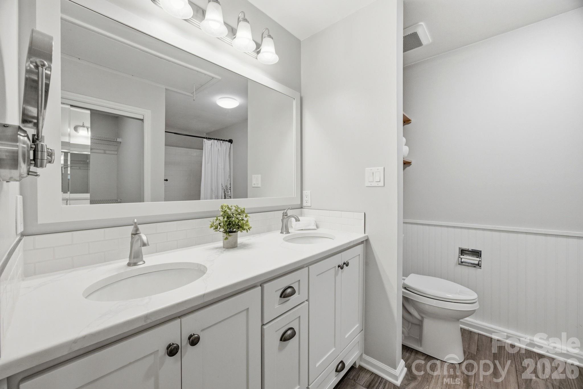 9126 N Vicksburg Park Court — Charlotte