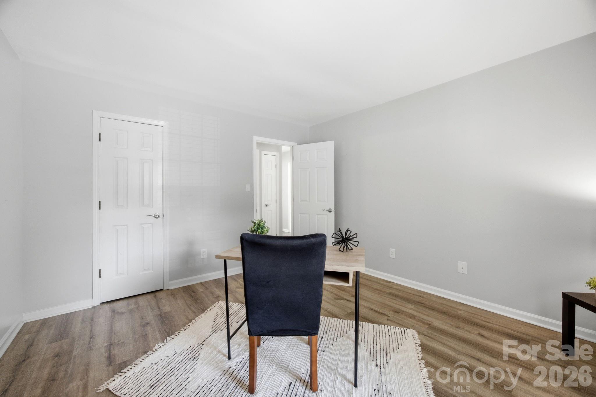 9126 N Vicksburg Park Court — Charlotte