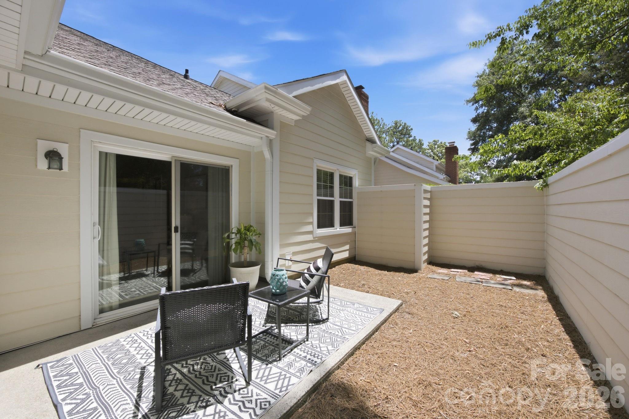 9126 N Vicksburg Park Court — Charlotte
