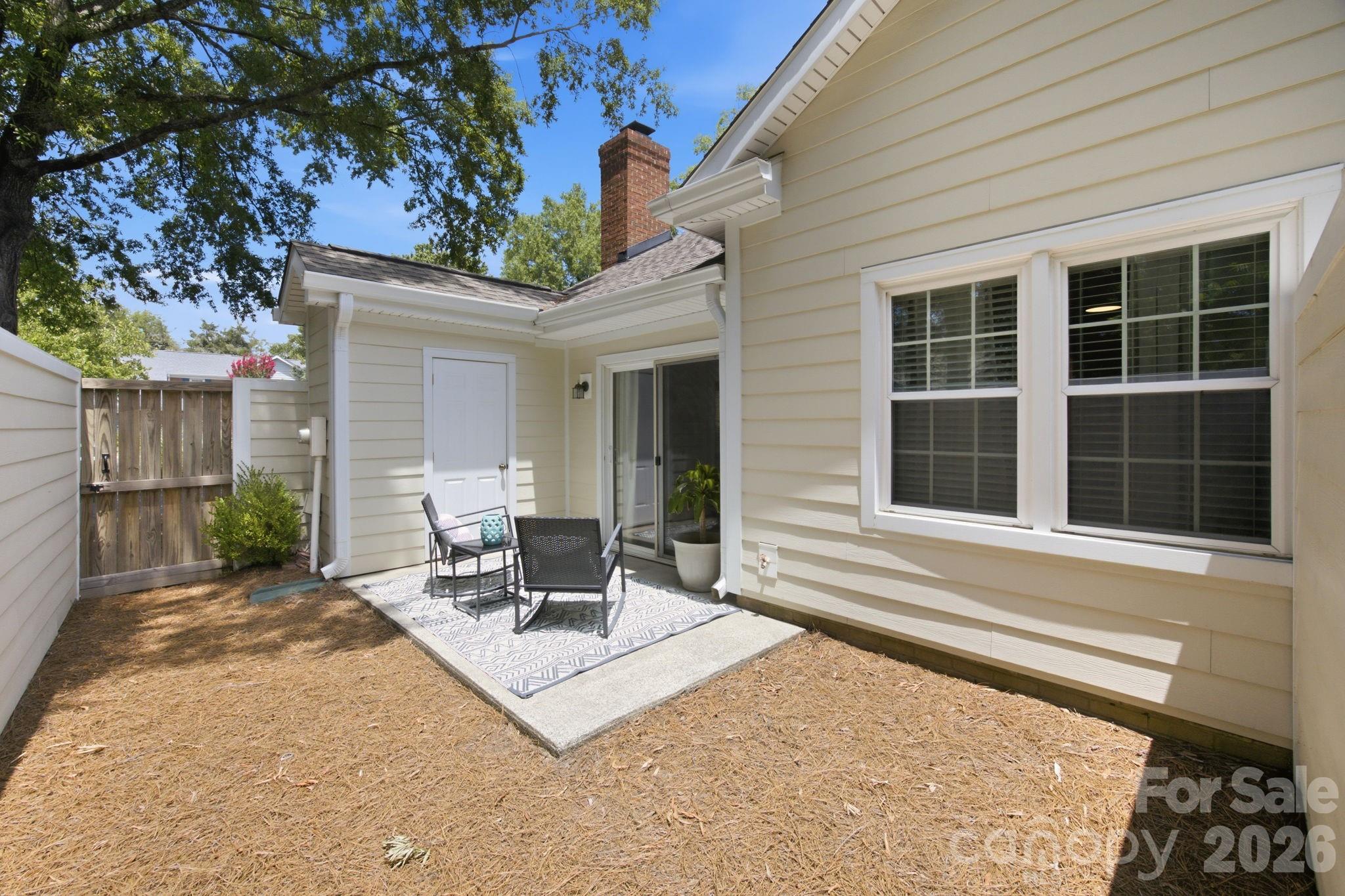 9126 N Vicksburg Park Court — Charlotte