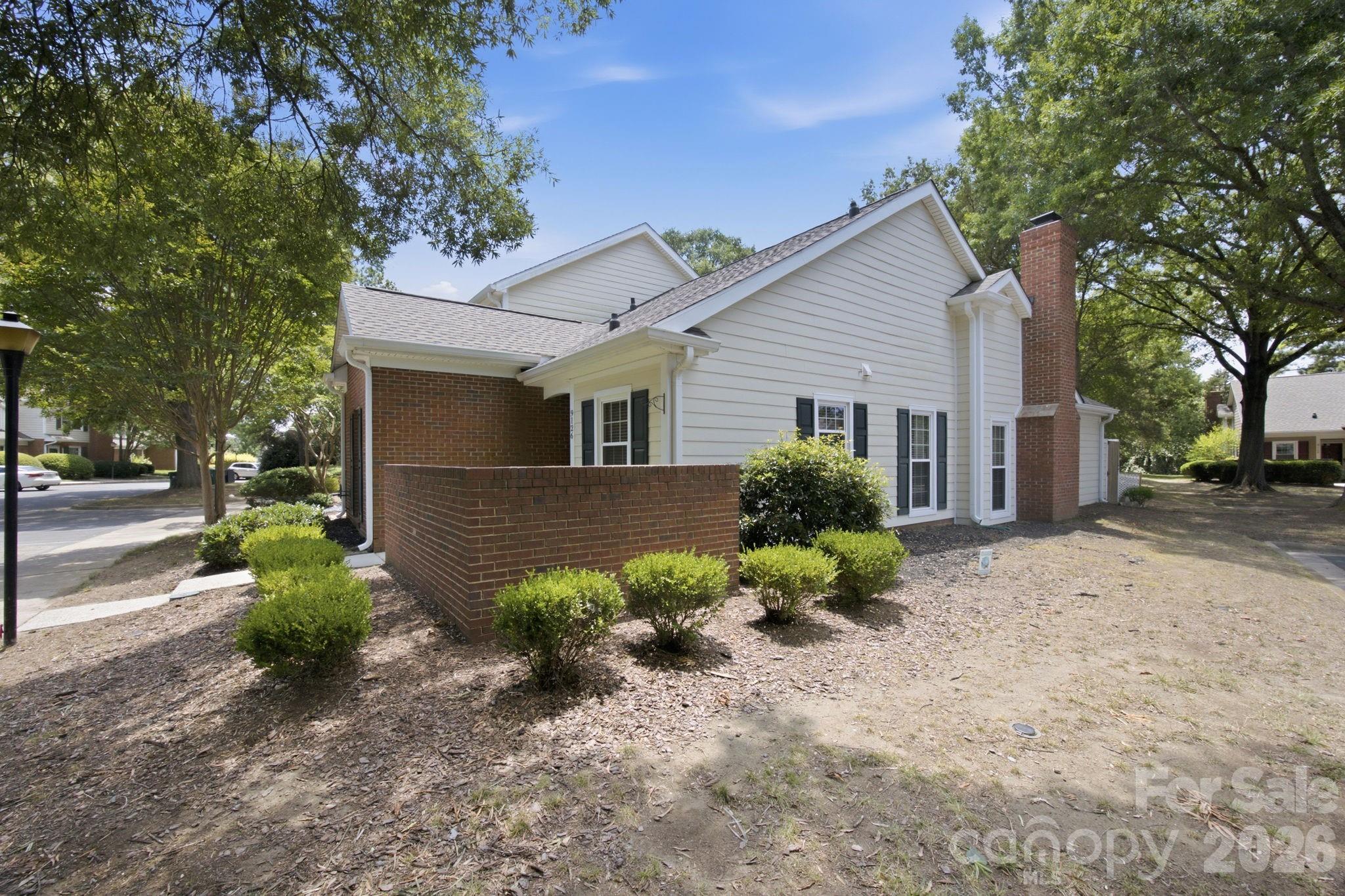 9126 N Vicksburg Park Court — Charlotte