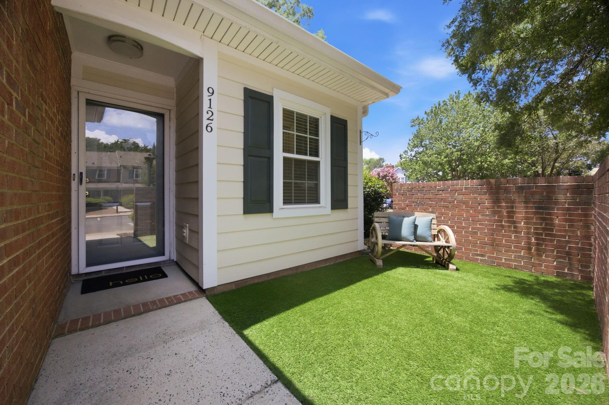 9126 N Vicksburg Park Court — Charlotte