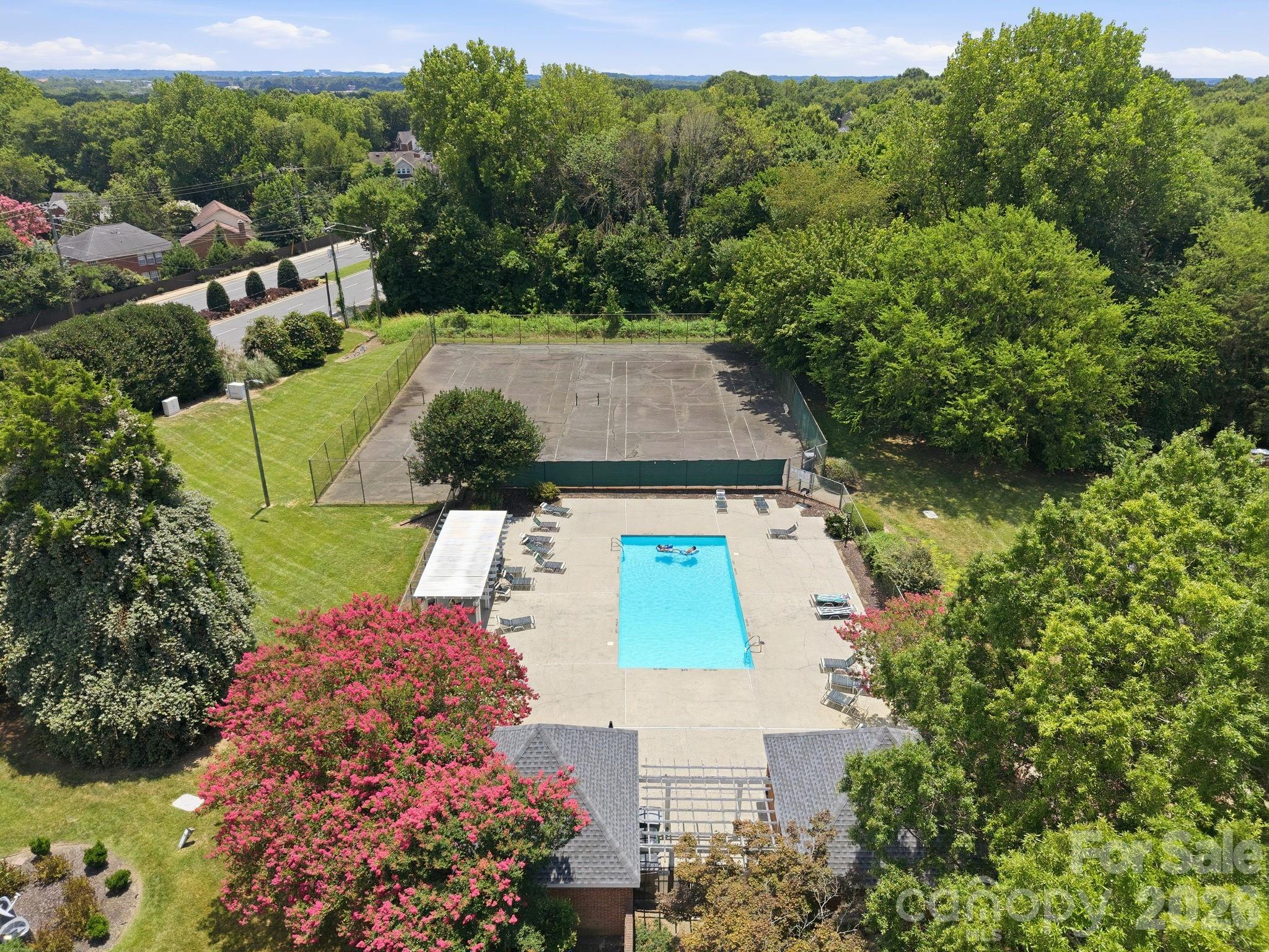 9126 N Vicksburg Park Court — Charlotte
