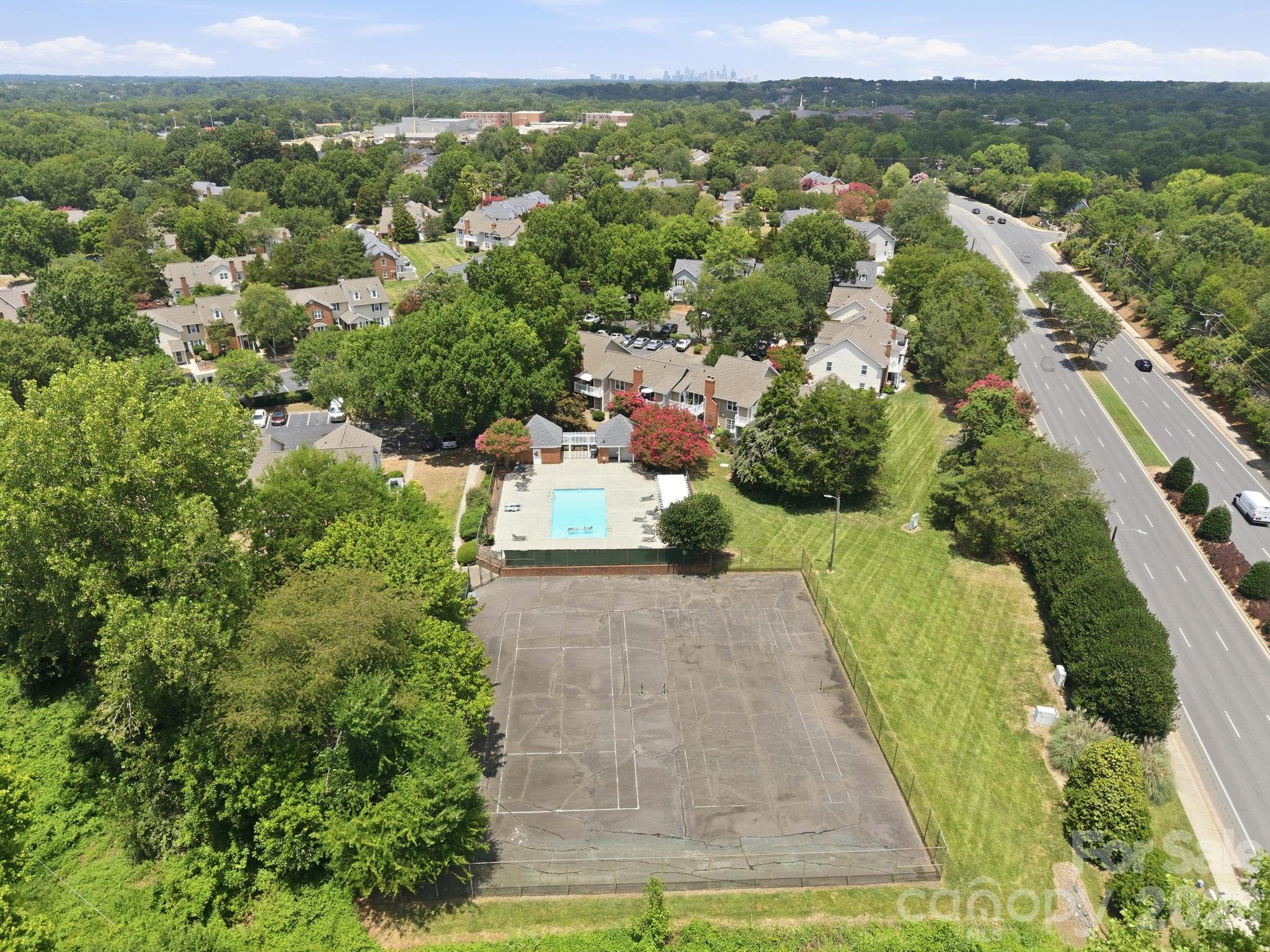 9126 N Vicksburg Park Court — Charlotte