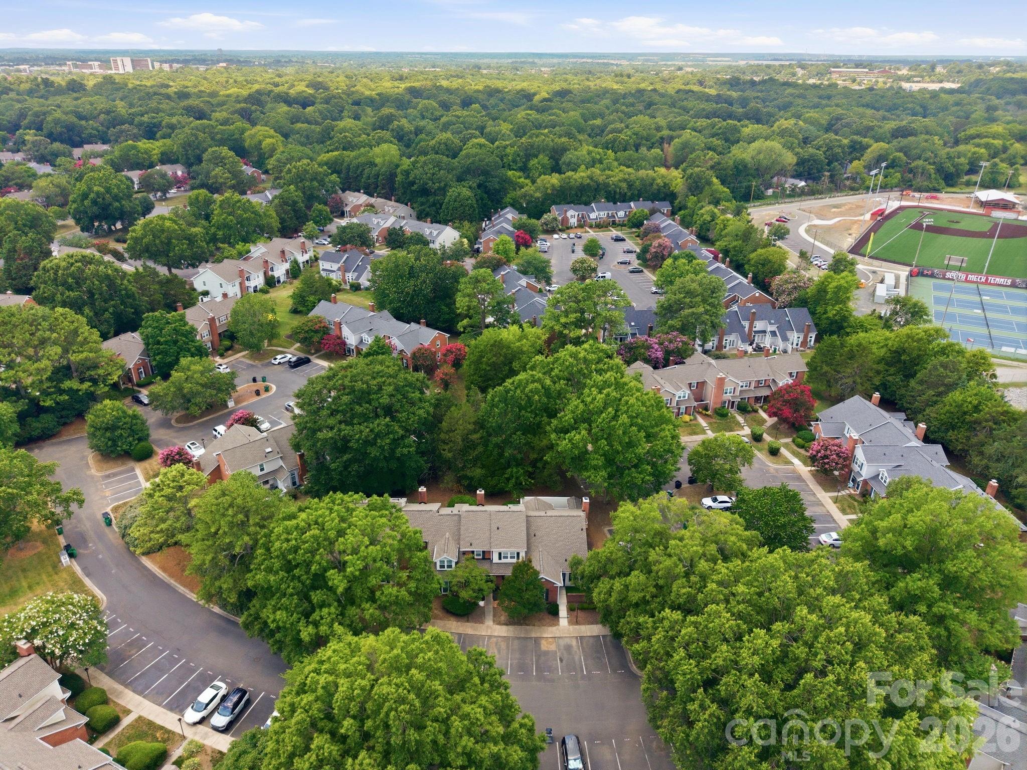 9126 N Vicksburg Park Court — Charlotte
