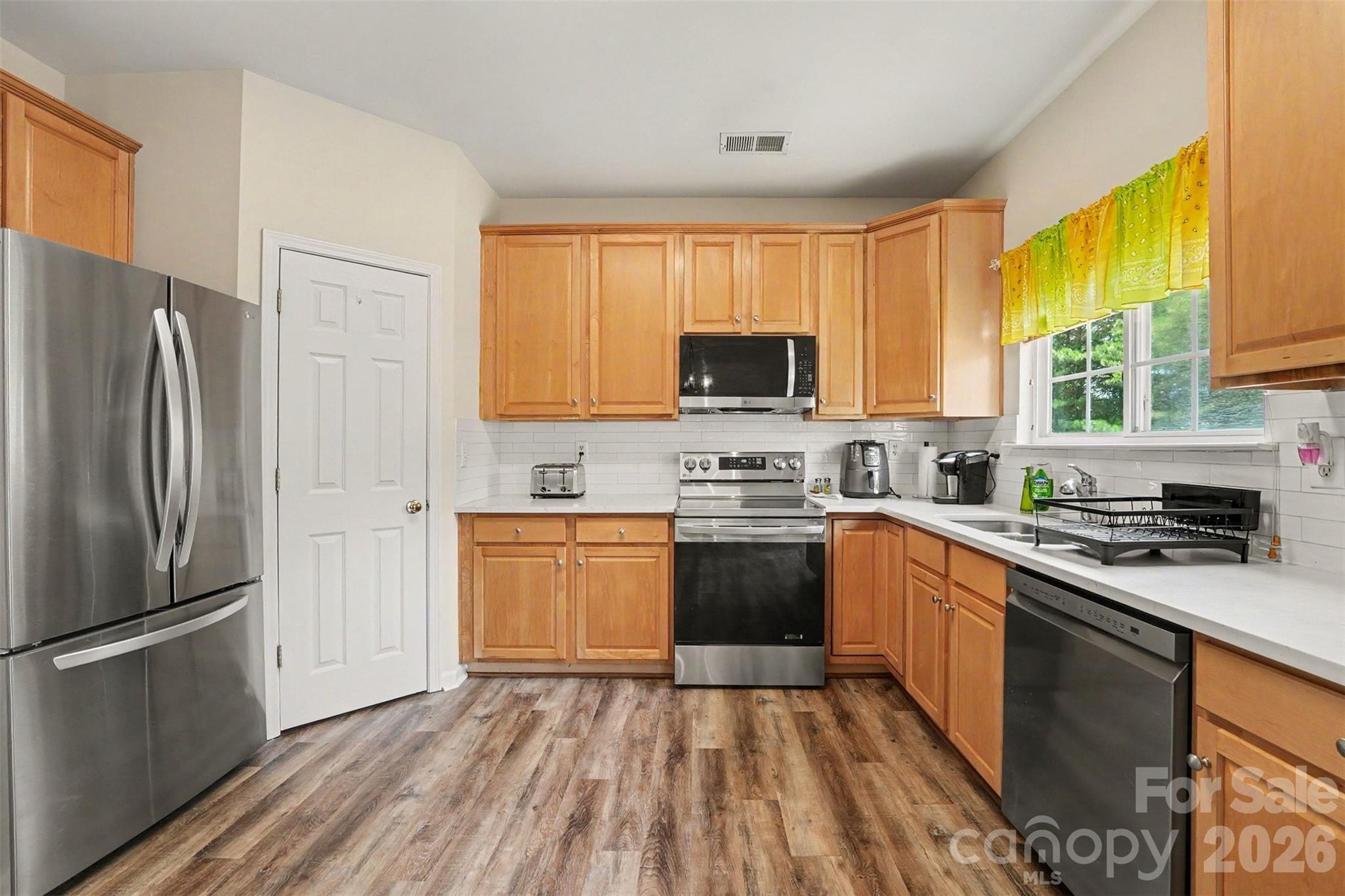 9866 Treeside Lane — Matthews