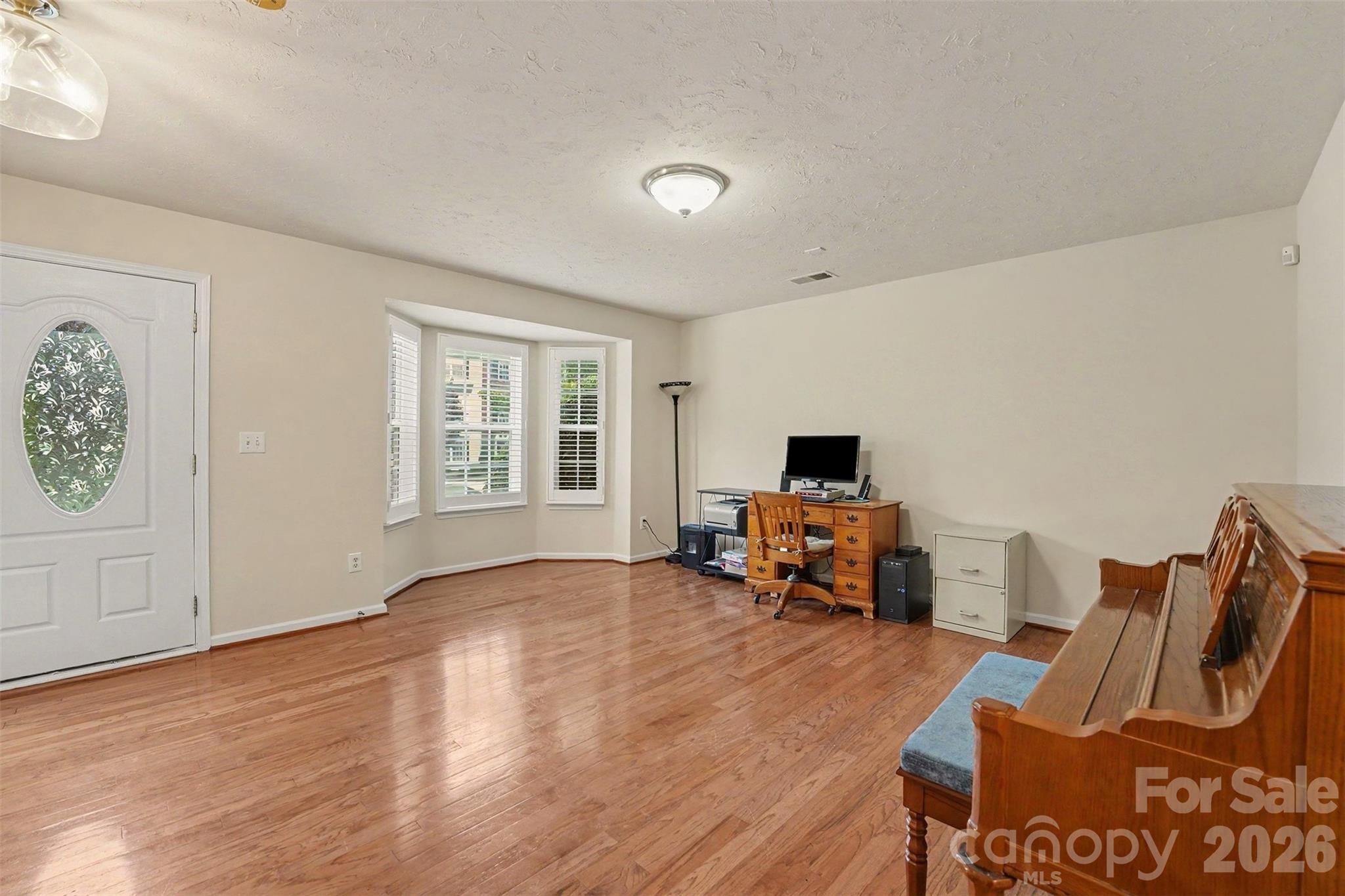 9866 Treeside Lane — Matthews