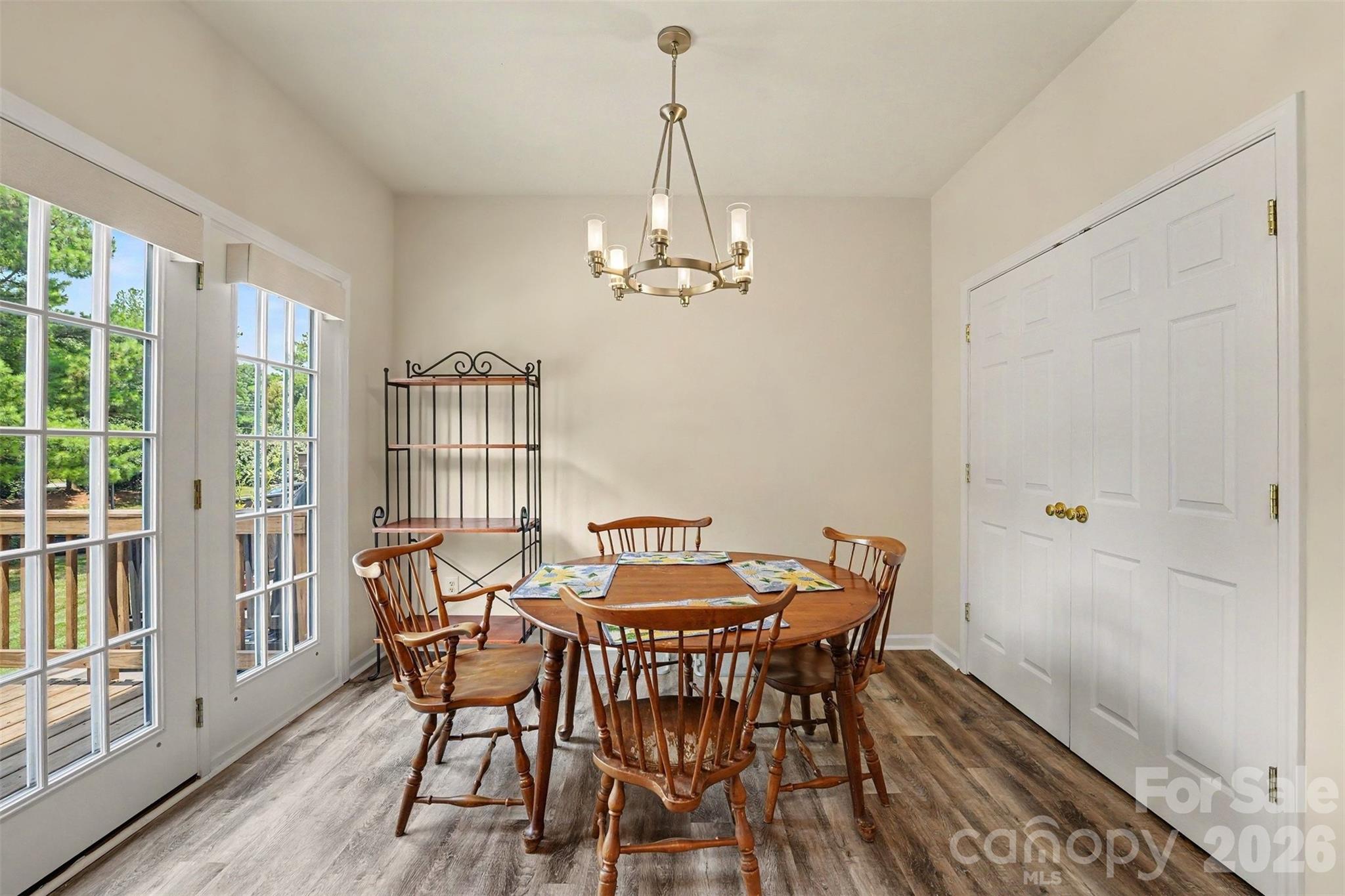 9866 Treeside Lane — Matthews