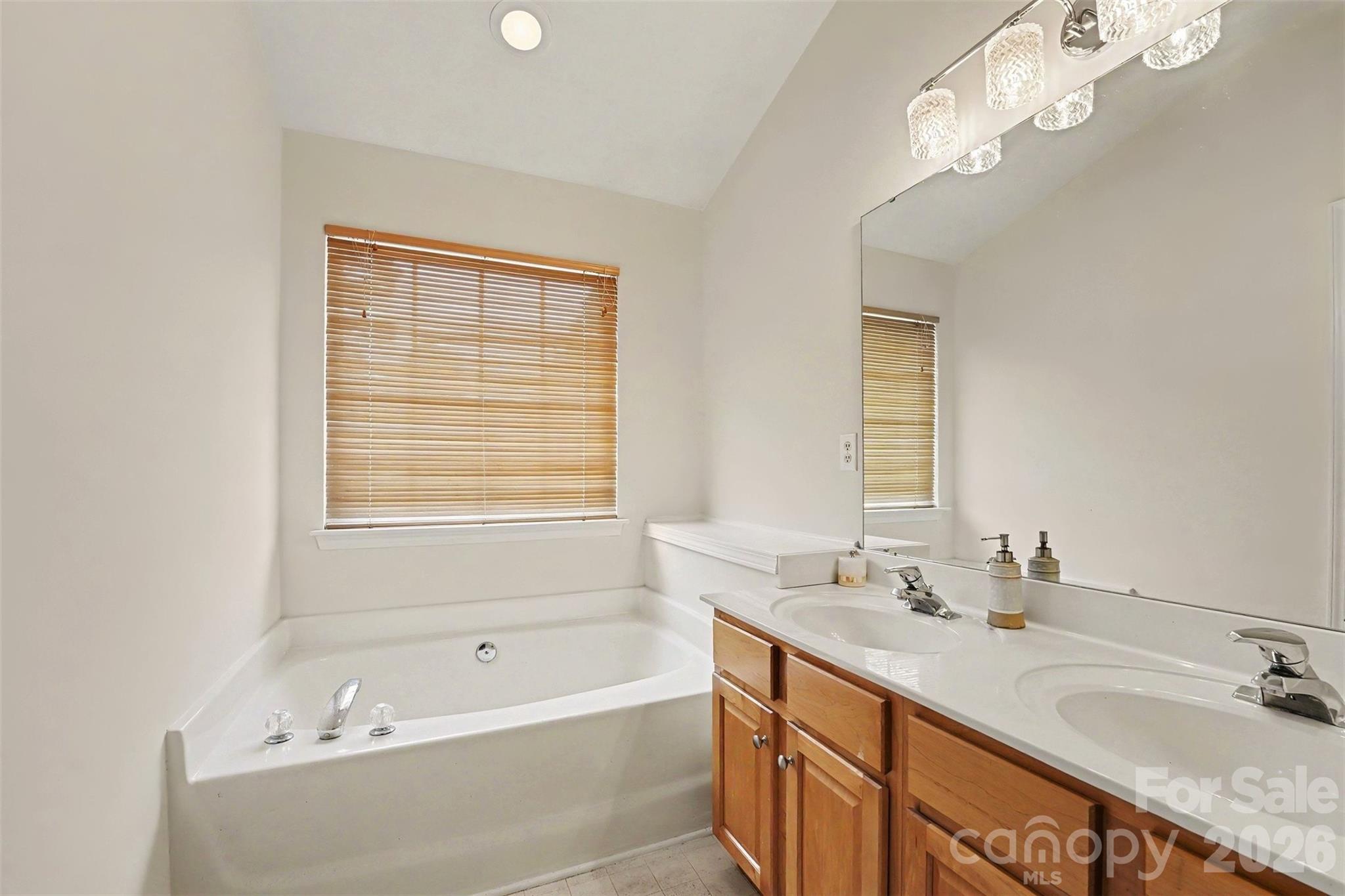 9866 Treeside Lane — Matthews