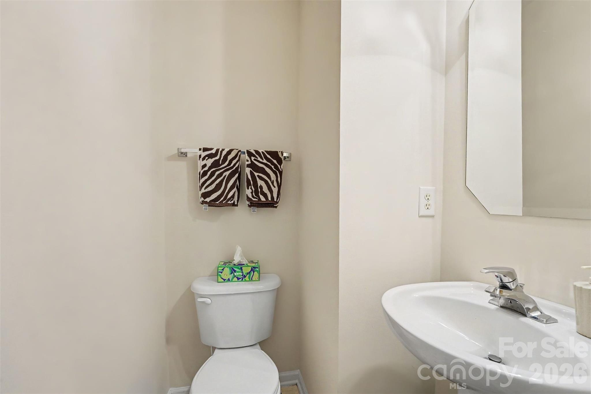 9866 Treeside Lane — Matthews