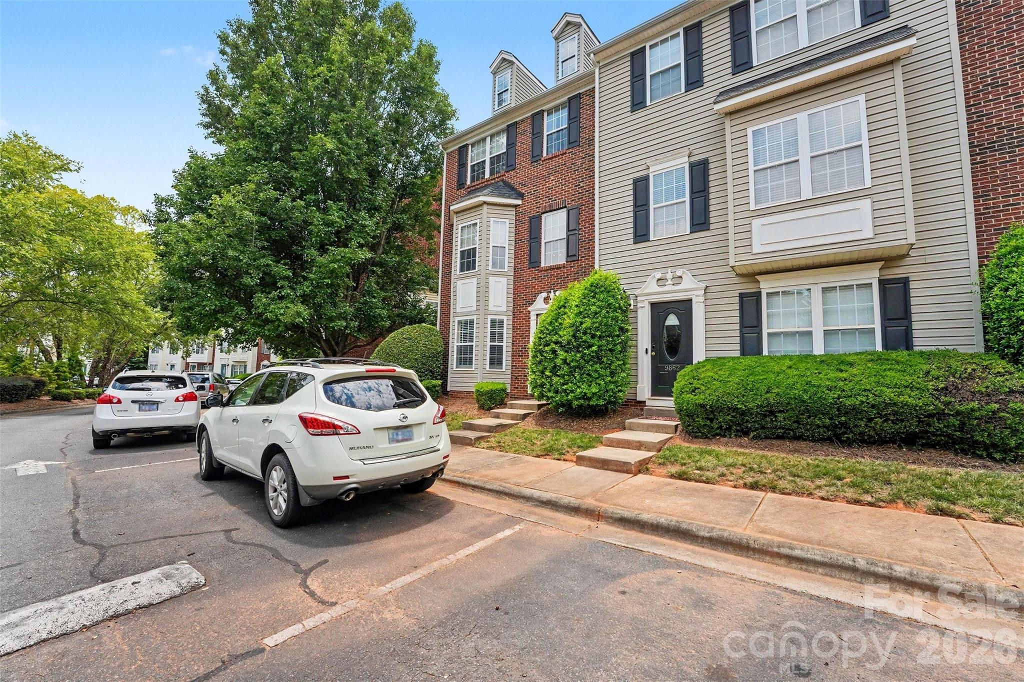 9866 Treeside Lane — Matthews