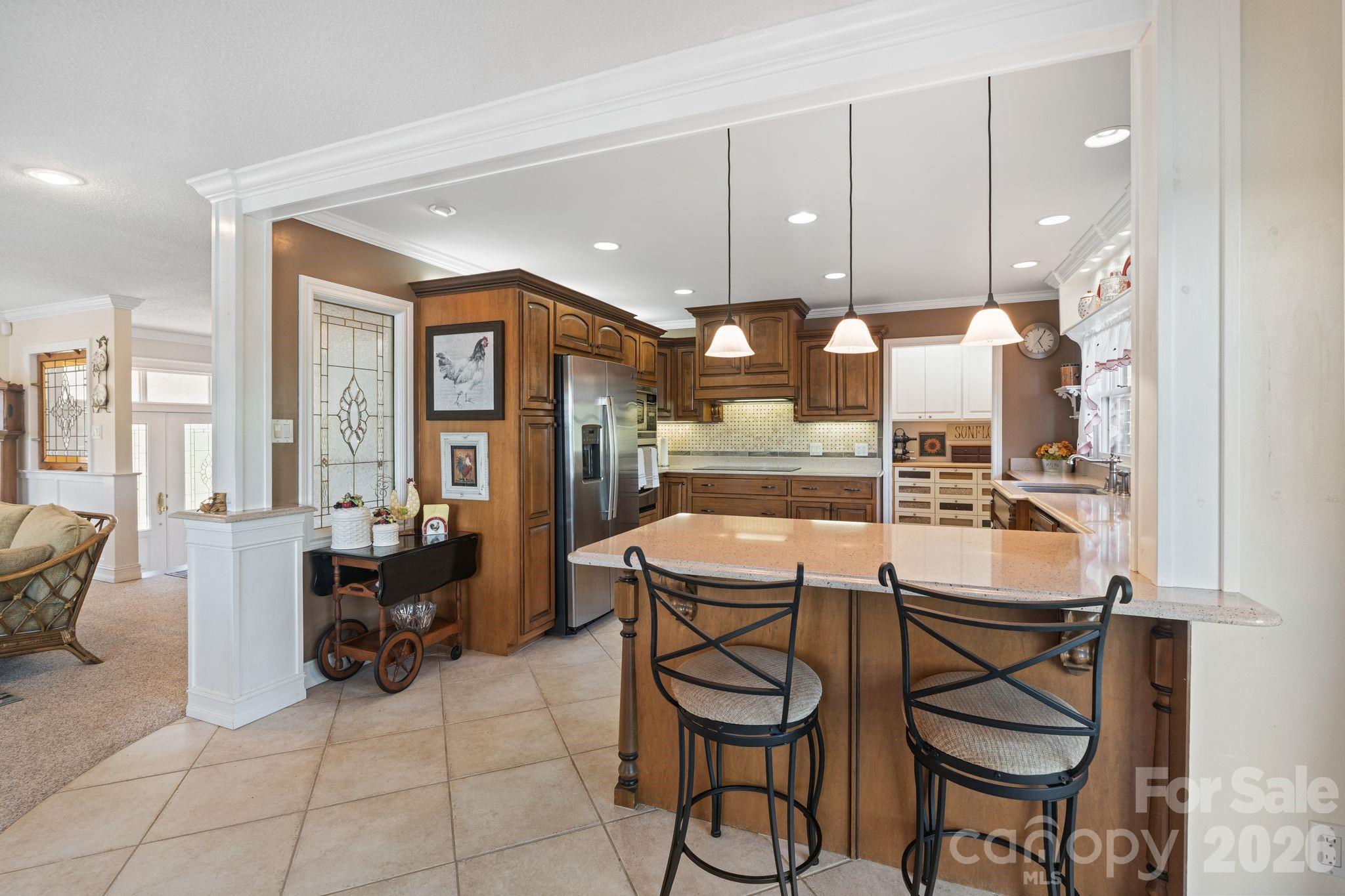 6296 Southlake Drive — Hickory