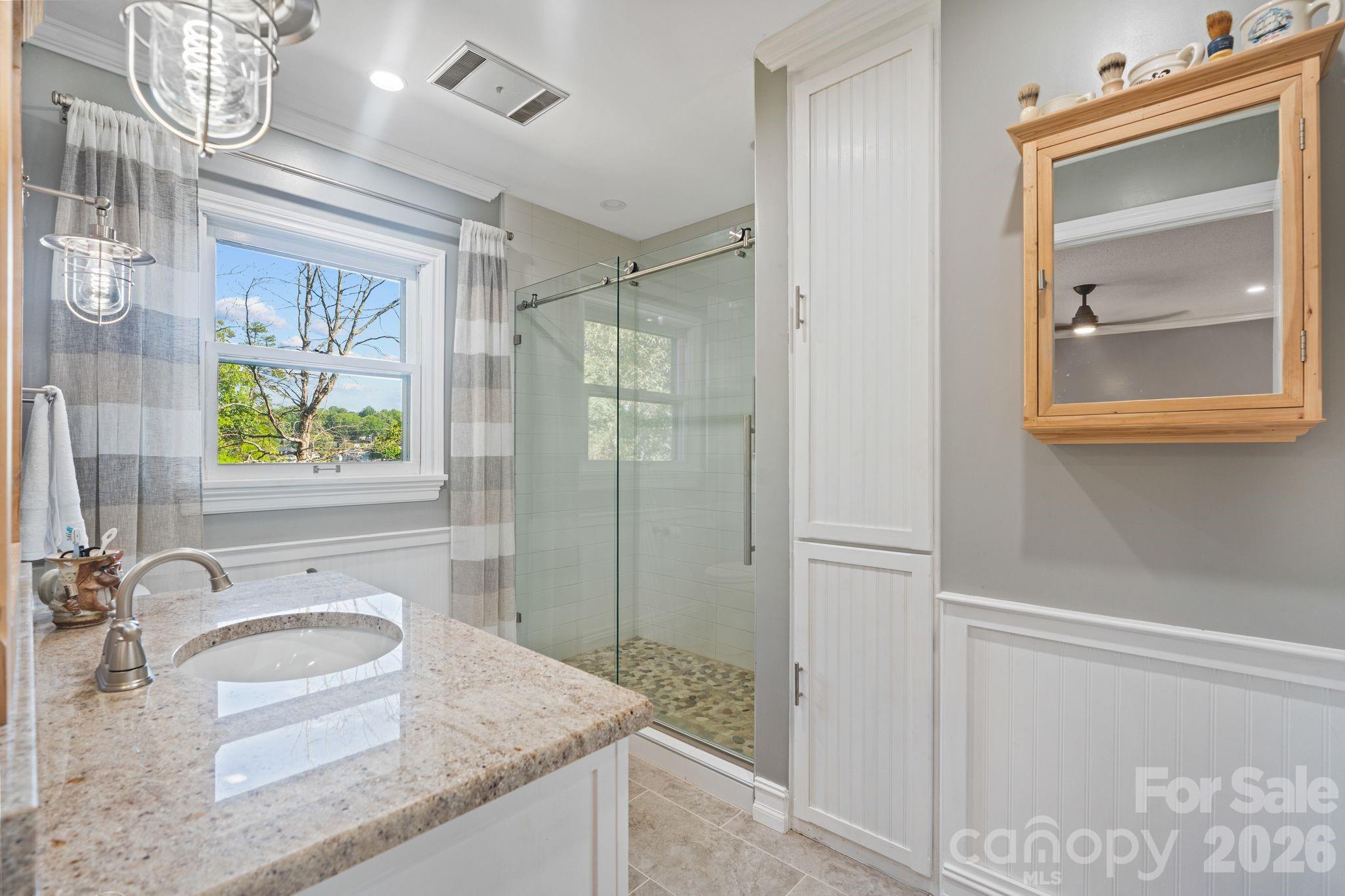 6296 Southlake Drive — Hickory