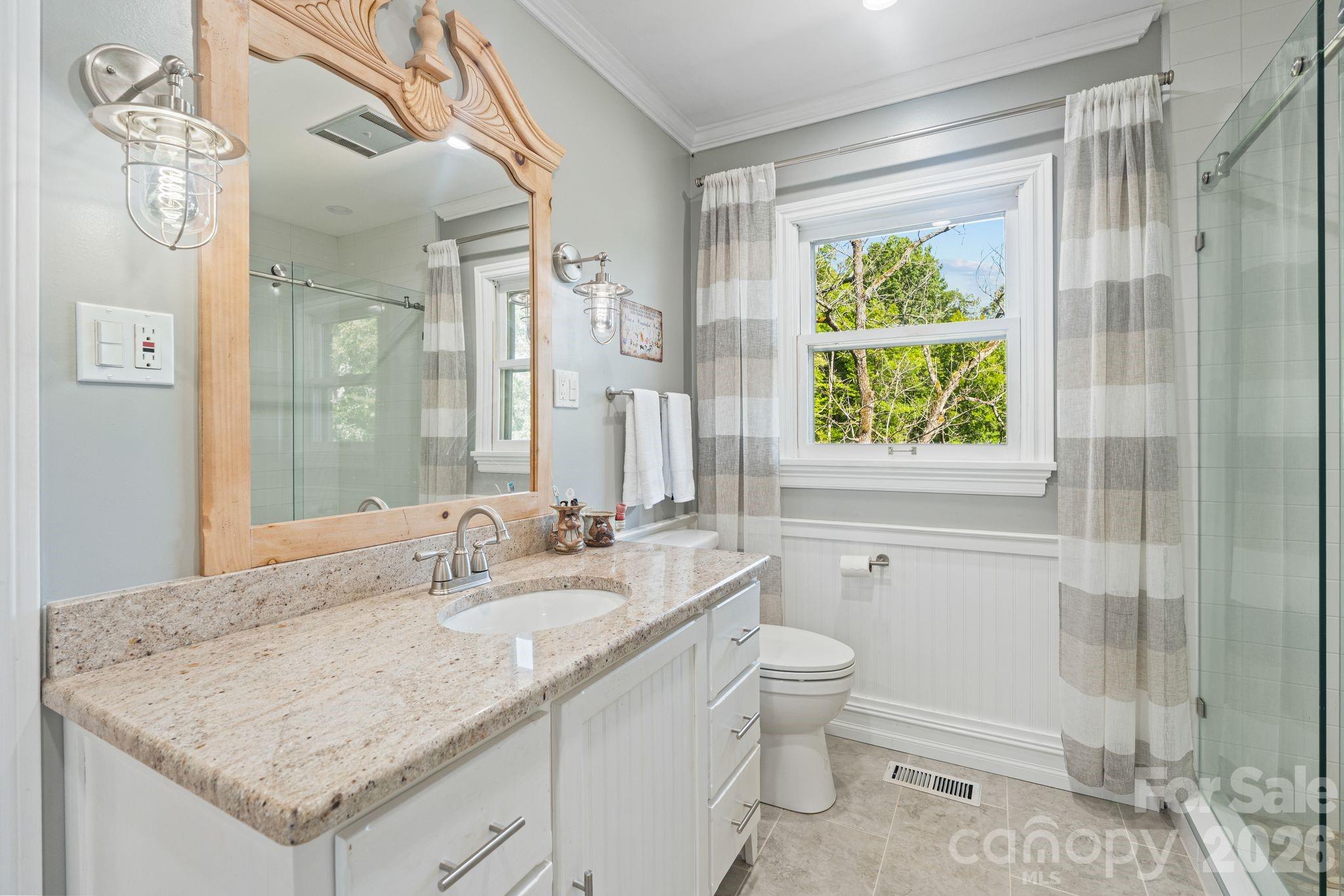 6296 Southlake Drive — Hickory