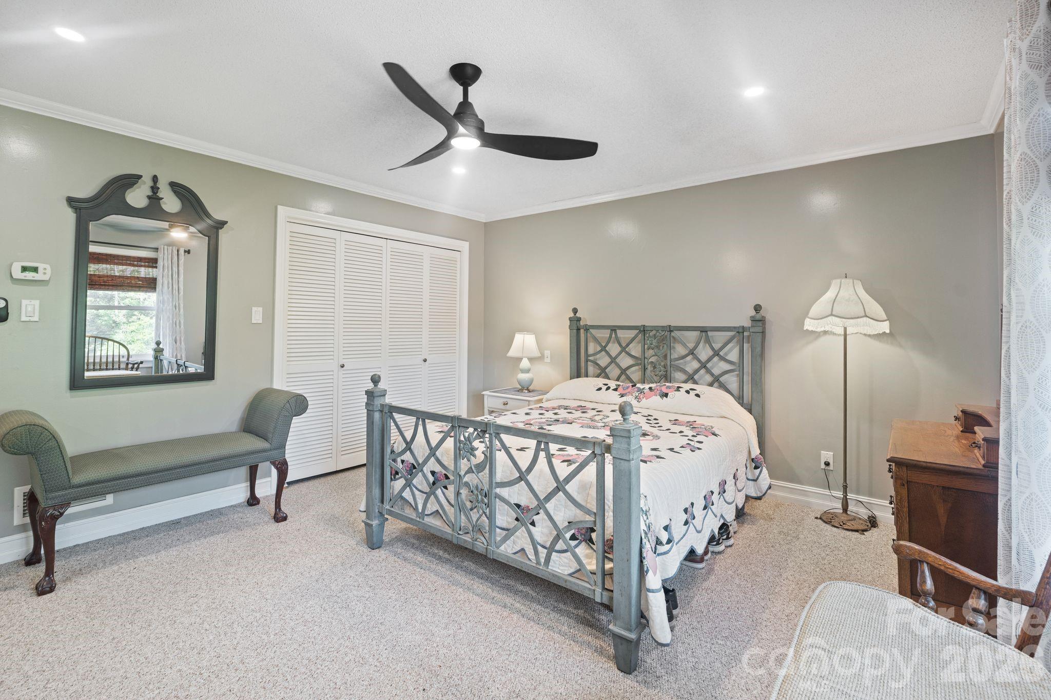 6296 Southlake Drive — Hickory