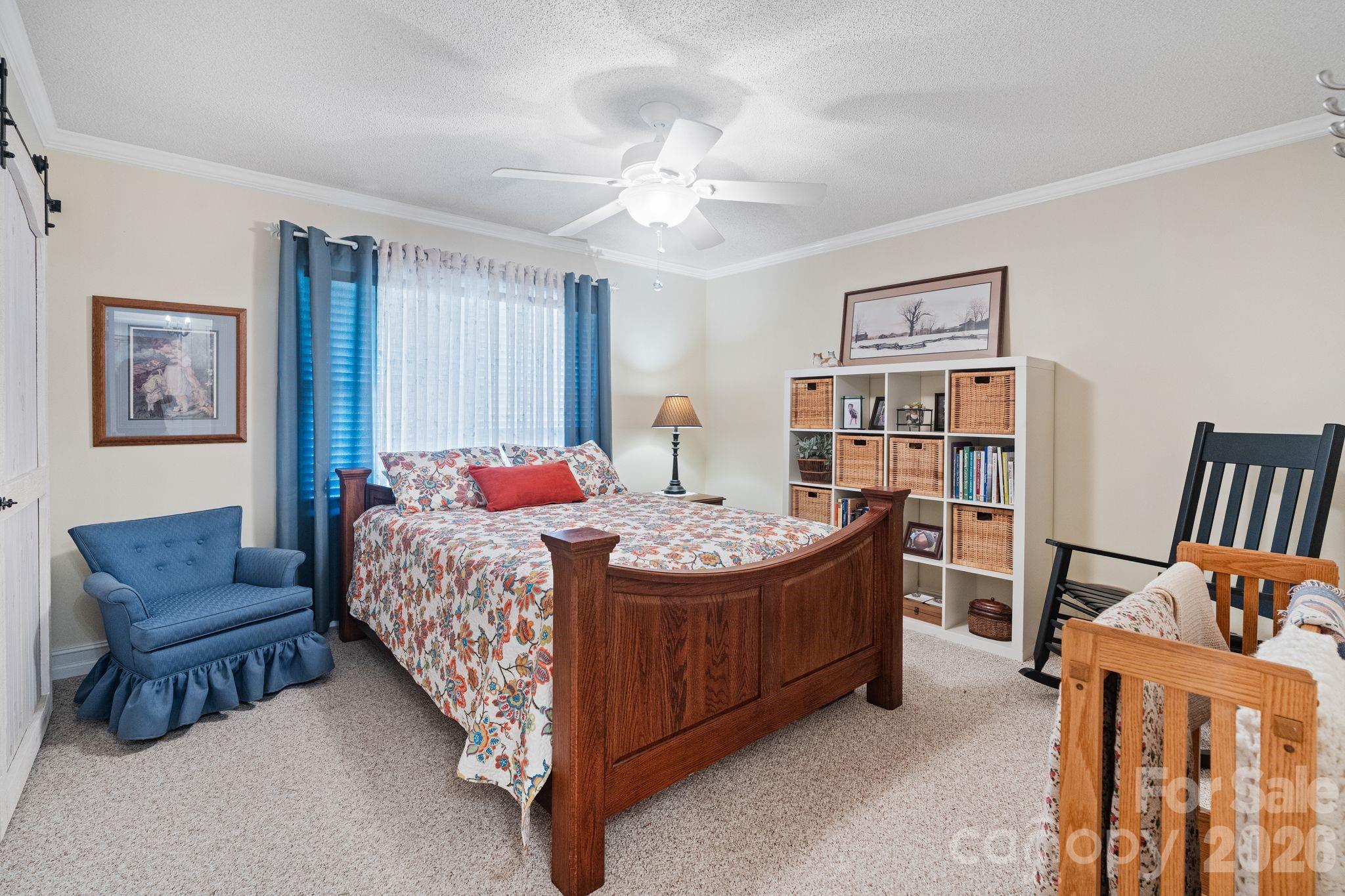 6296 Southlake Drive — Hickory