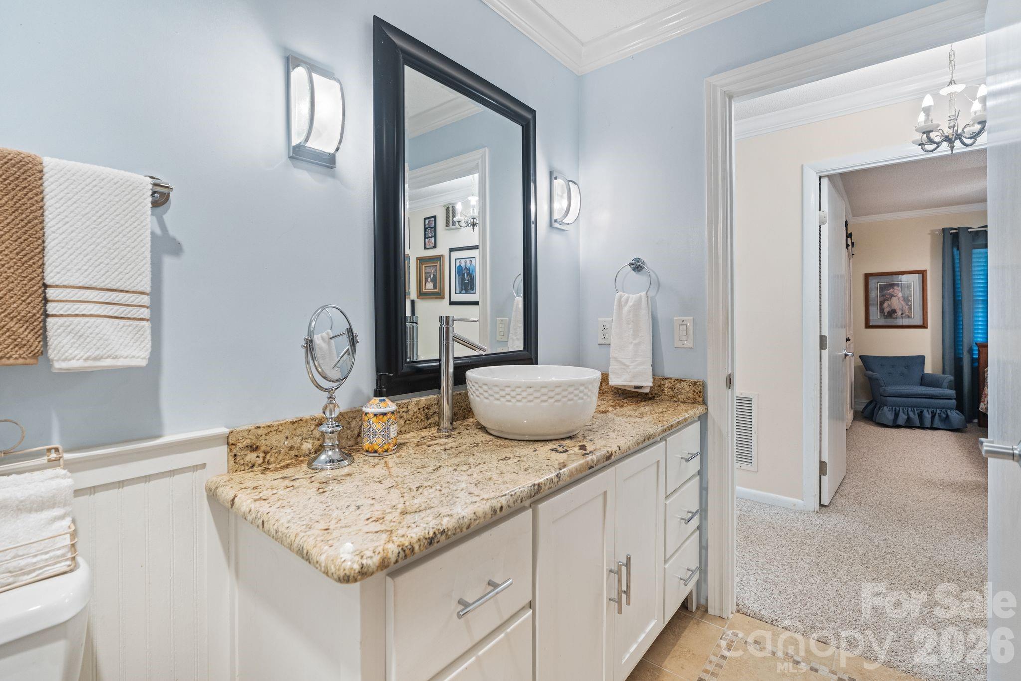 6296 Southlake Drive — Hickory
